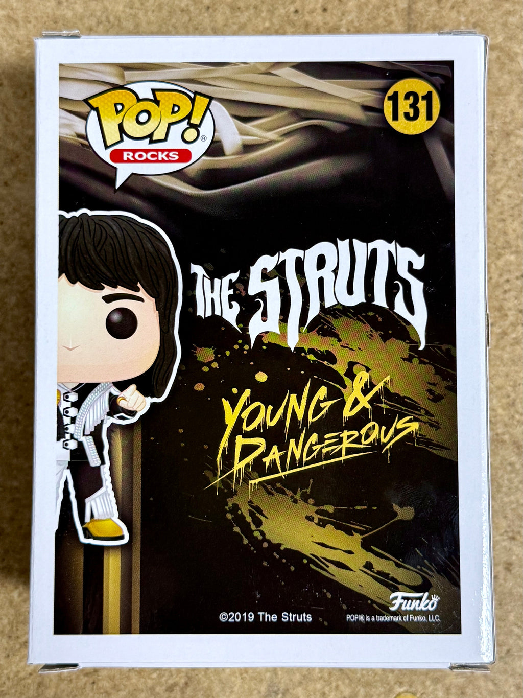 complete-band-signed-the-struts-131-luke-spiller-funko-pop-with-jsa-coa