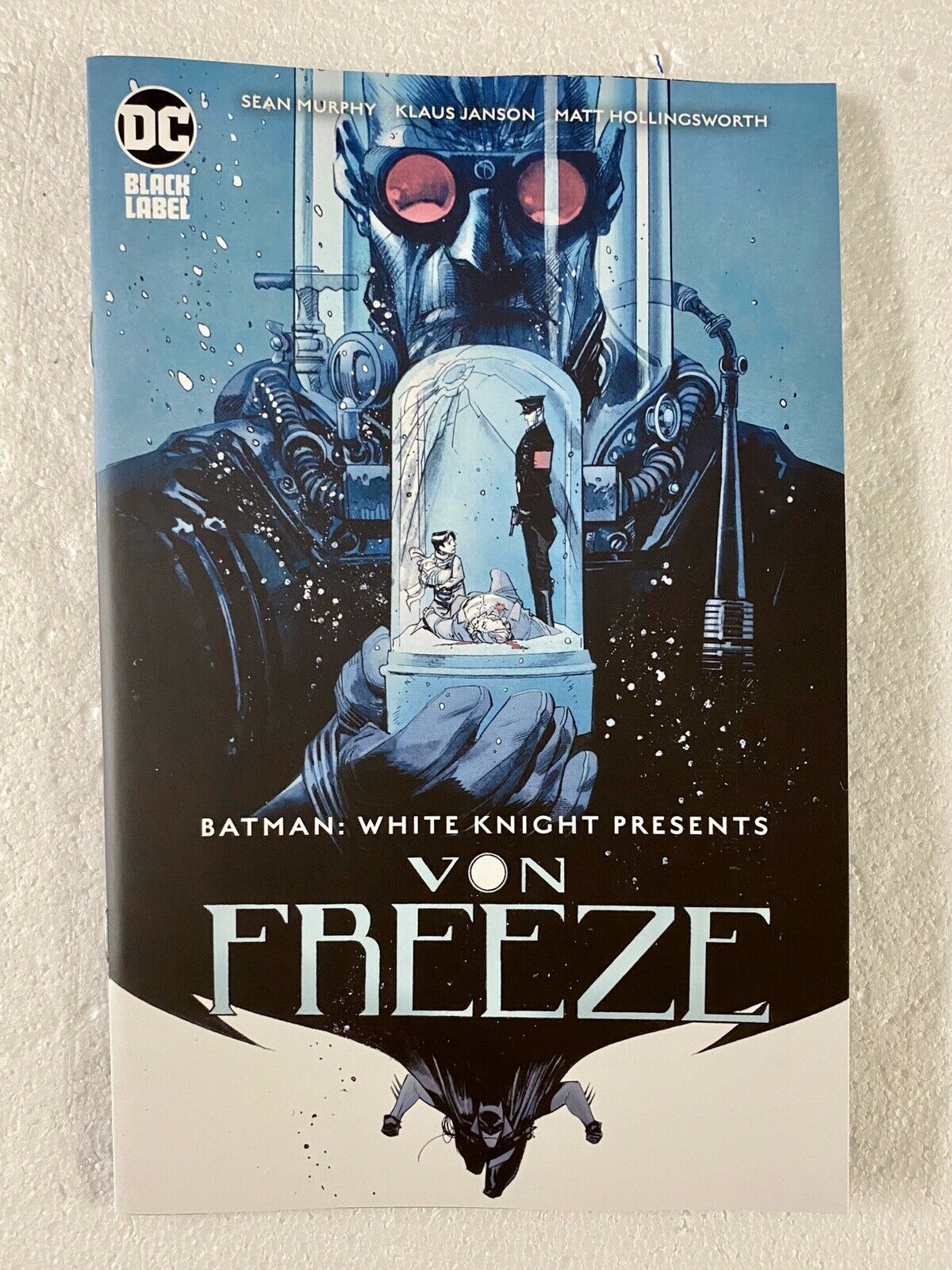 batman-white-knight-presents-von-freeze-1-sean-murphy-cover-a-2019-dc-black