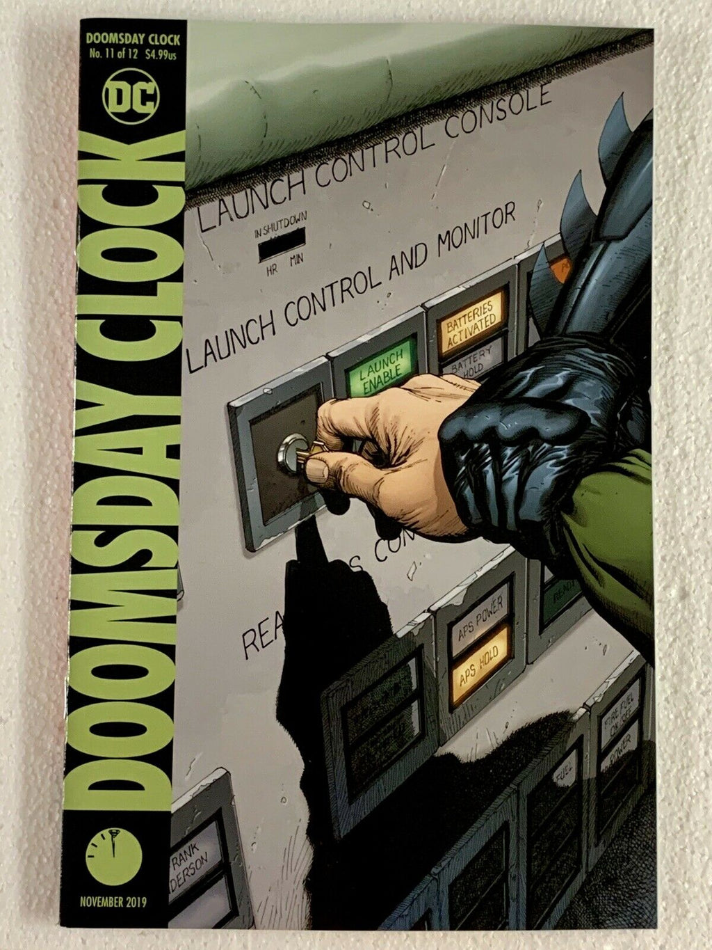 doomsday-clock-11-of-12-gary-frank-a-cover-watchmen-dc-comics-2019