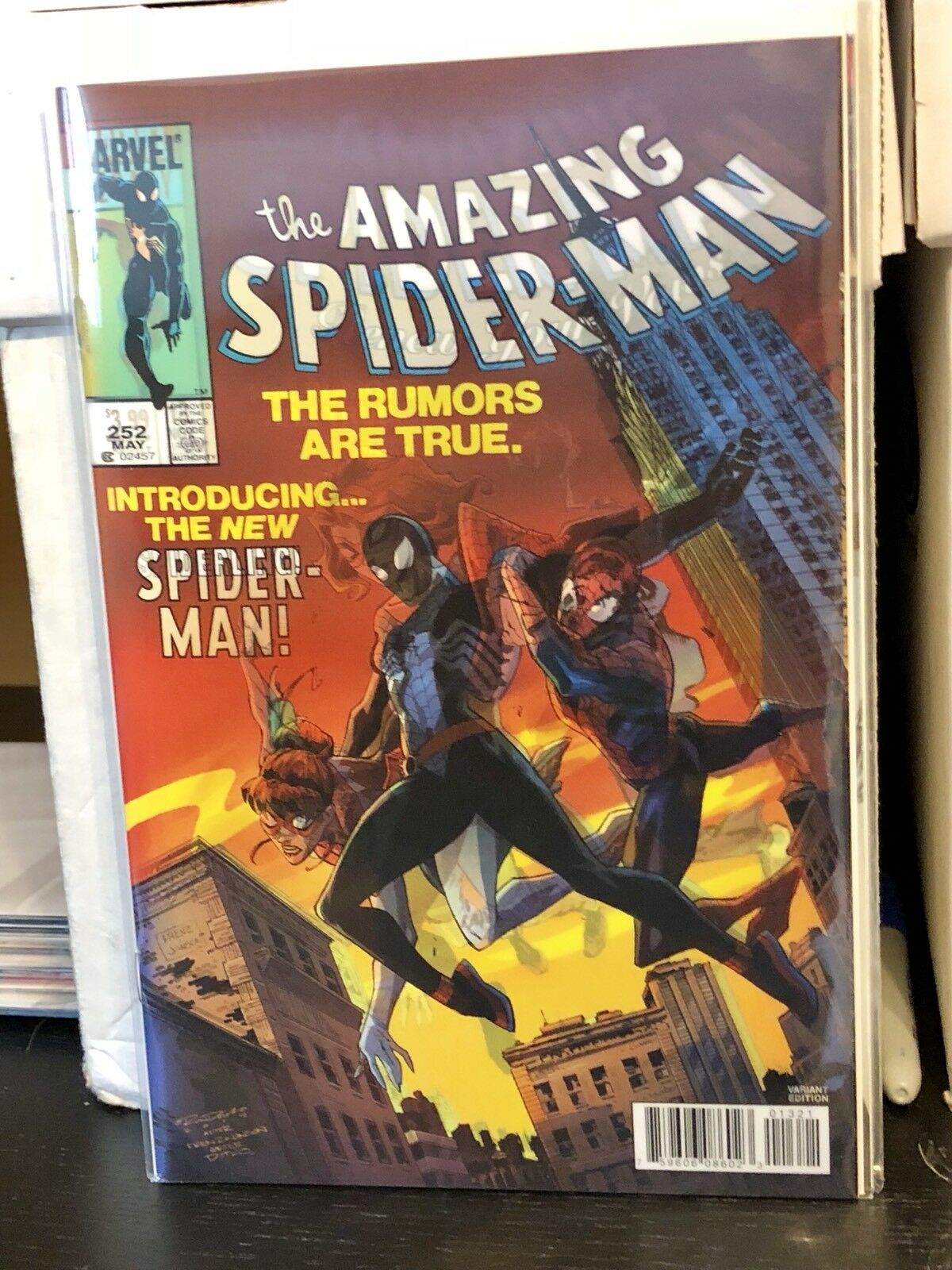 amazing-spider-man-renew-your-vows-13-cover-a-lenticular-swipe-252