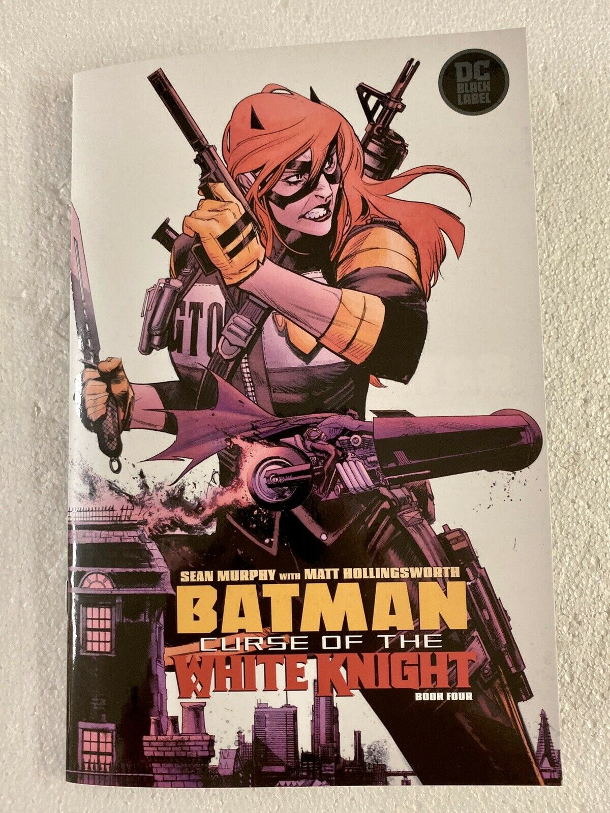 batman-curse-of-the-white-knight-4-cover-a-murphy-2019-dc-comics-black-label