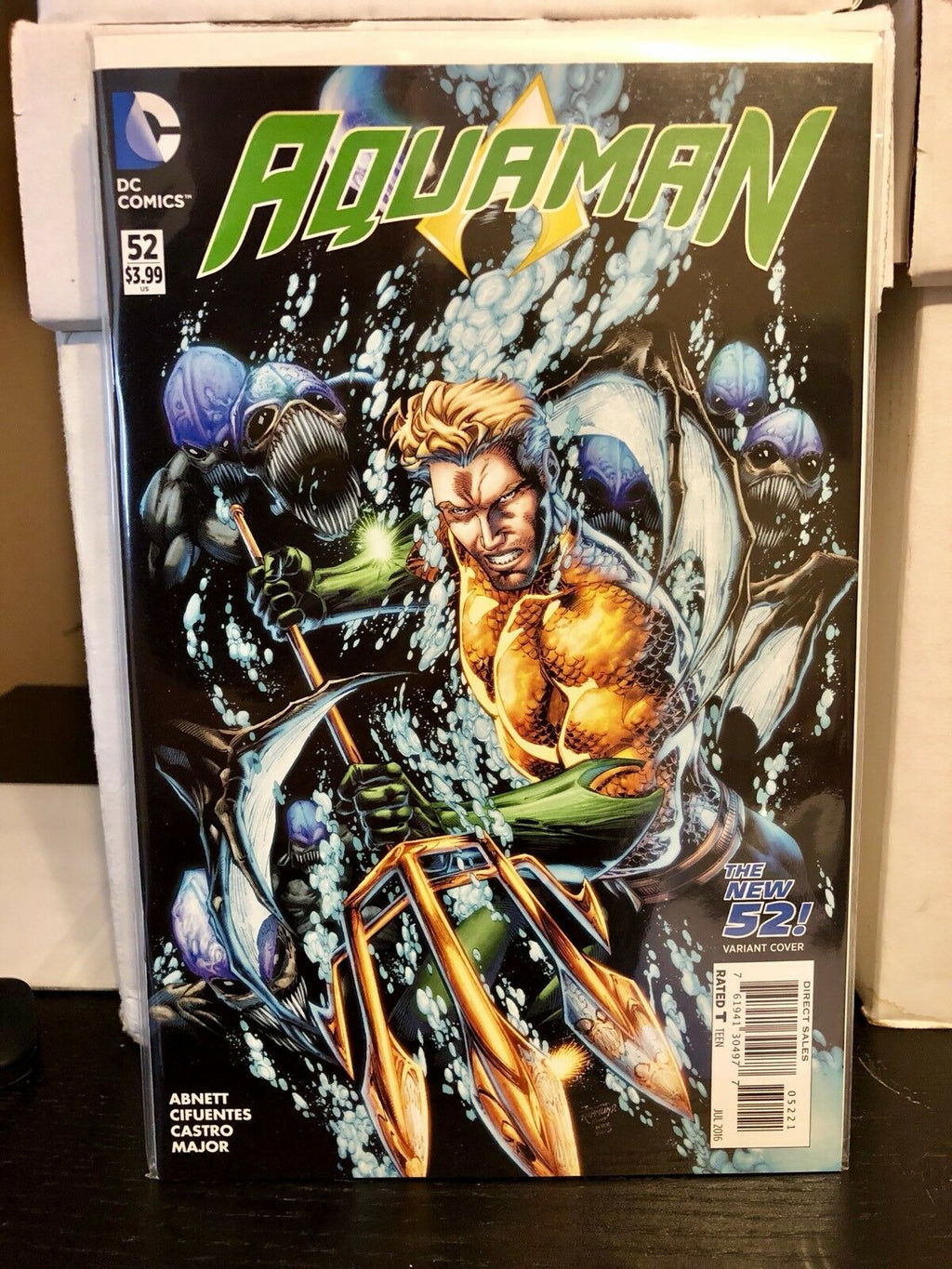 aquaman-52-new-52-variant-cover-swipe-1-brett-booth-rapmund