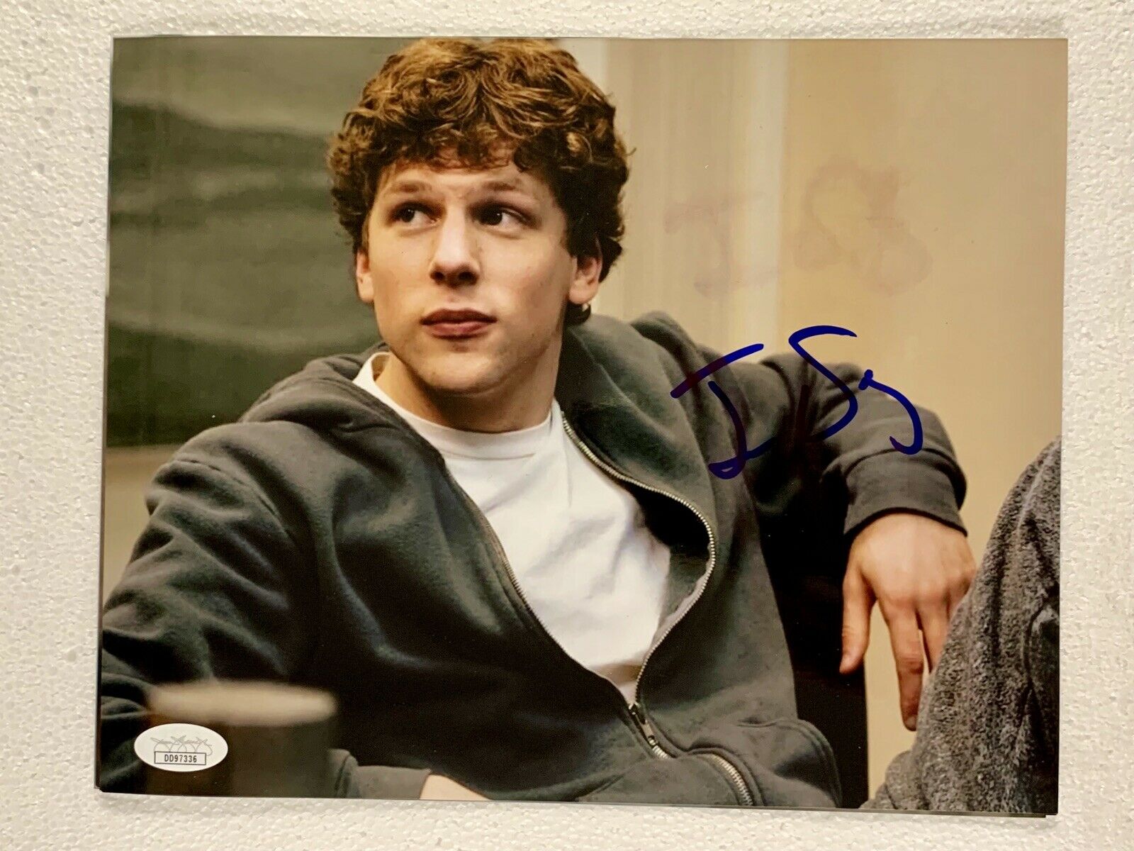 Jesse Eisenberg Social Network Signed 8x10 Photo JSA COA Mark Zuckerberg  READ