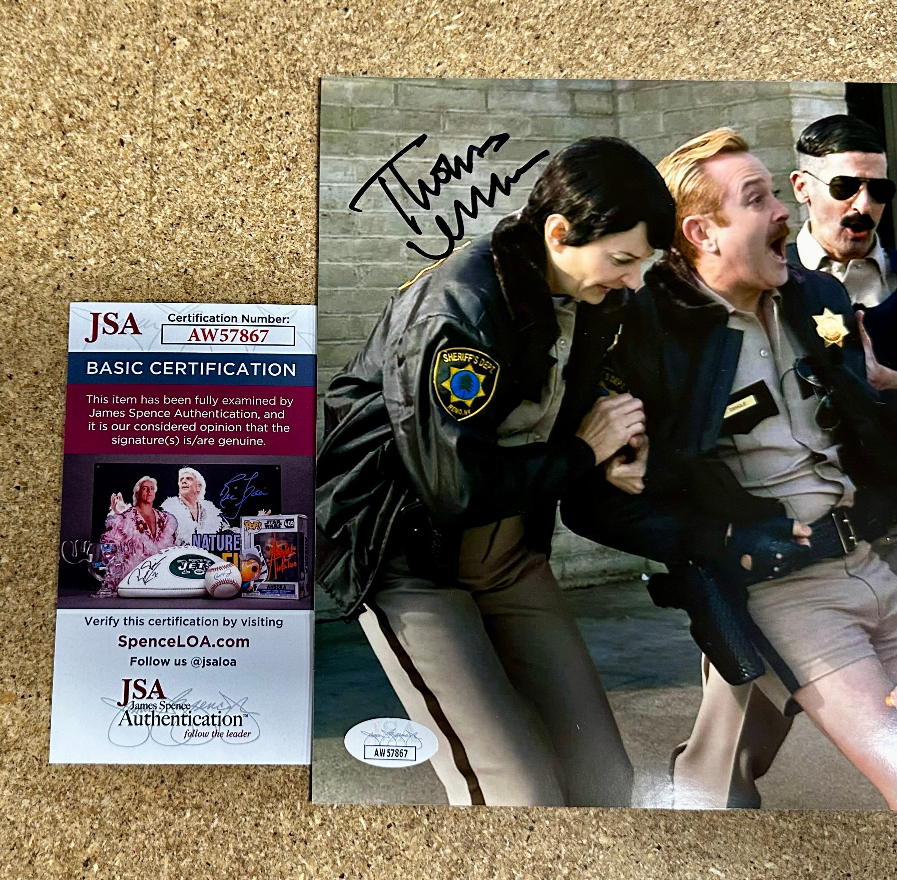 actor-thomas-lennon-signed-lieutenant-jim-dangle-reno-911-8x10-photo-w-jsa-coa