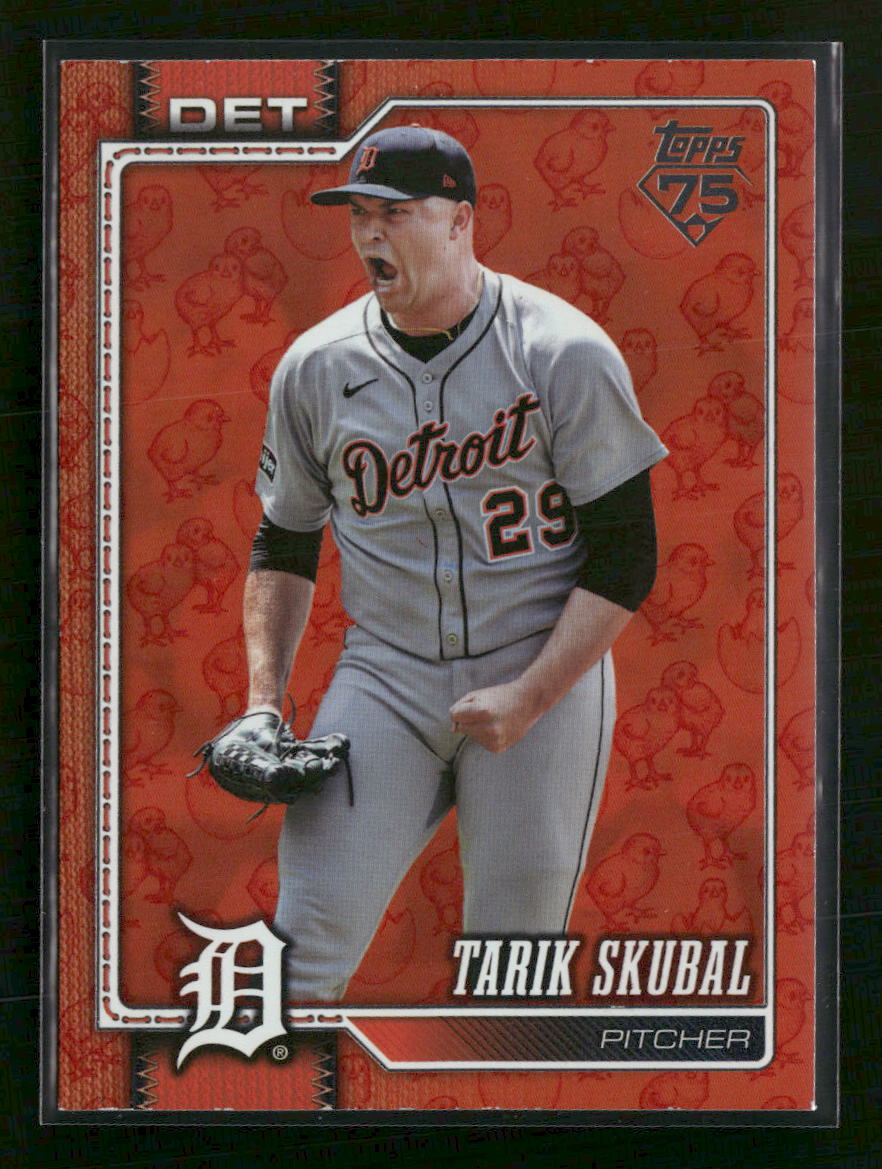 2026-topps-holiday-chicks-tarik-skubal-300