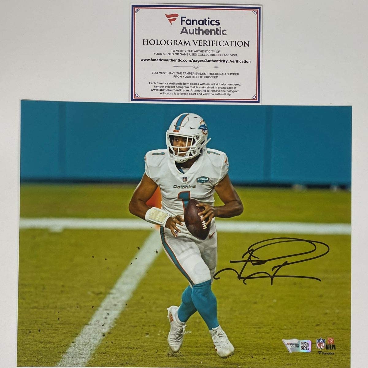 autographed-signed-tua-tagovailoa-miami-dolphins-8x10-football-photo-fanatics-coa