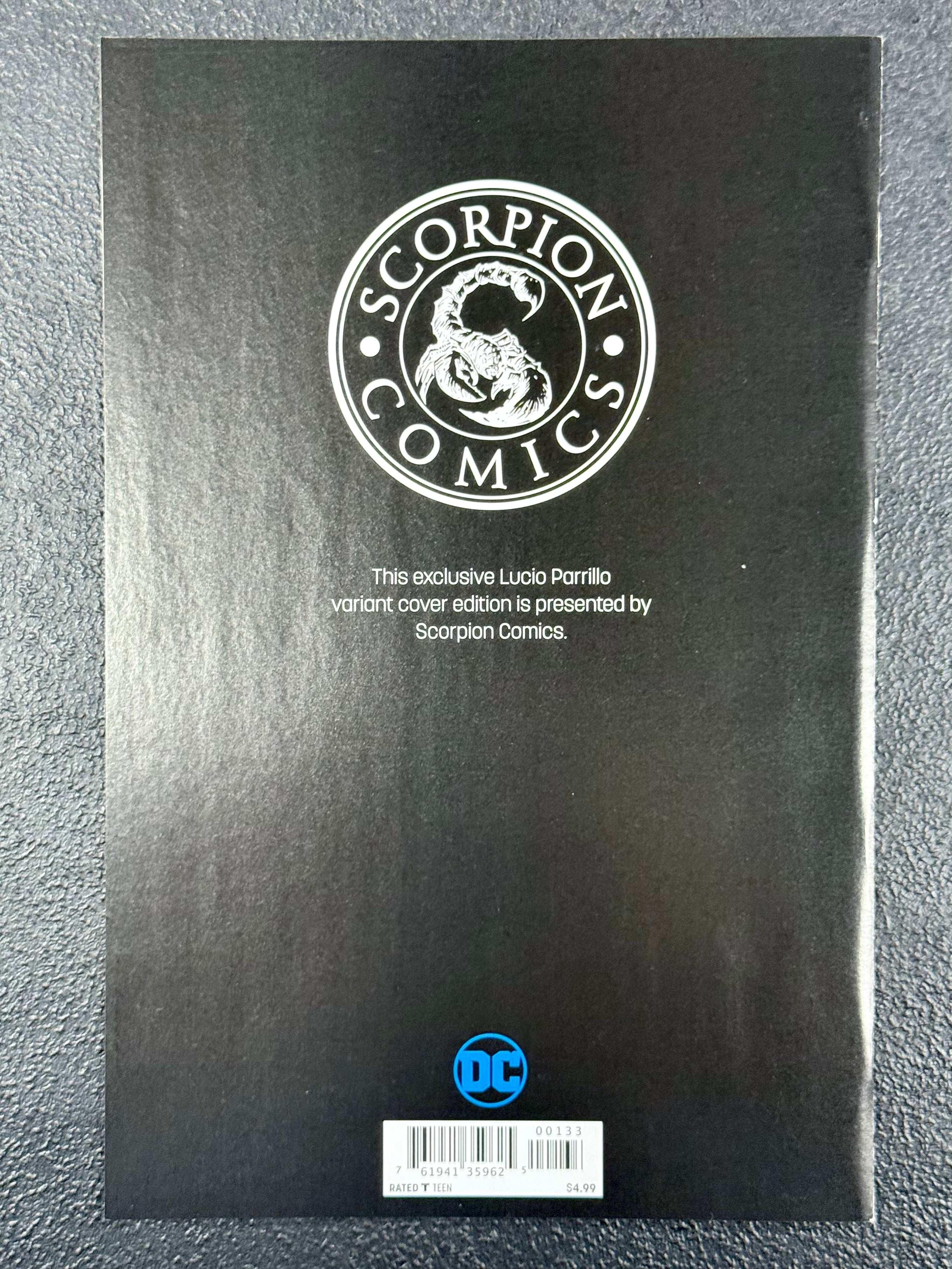batman-50-scorpion-comics-lucio-parrillo-cover-b-b-w-variant-dc-2018-wedding