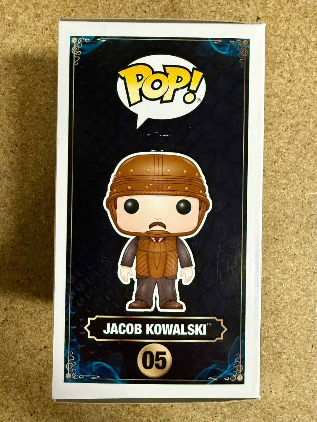 dan-fogler-signed-fantastic-beasts-jacob-kowalski-funko-pop-05-with-jsa-coa