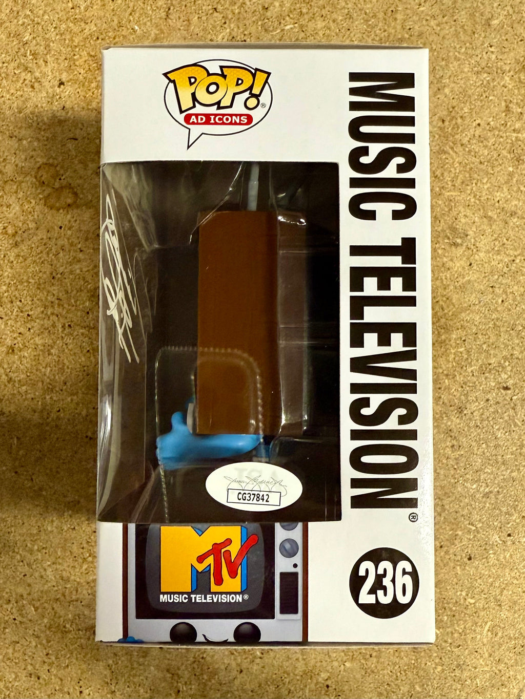 country-rock-musician-vince-gill-signed-2024-mtv-funko-pop-236-with-jsa-coa