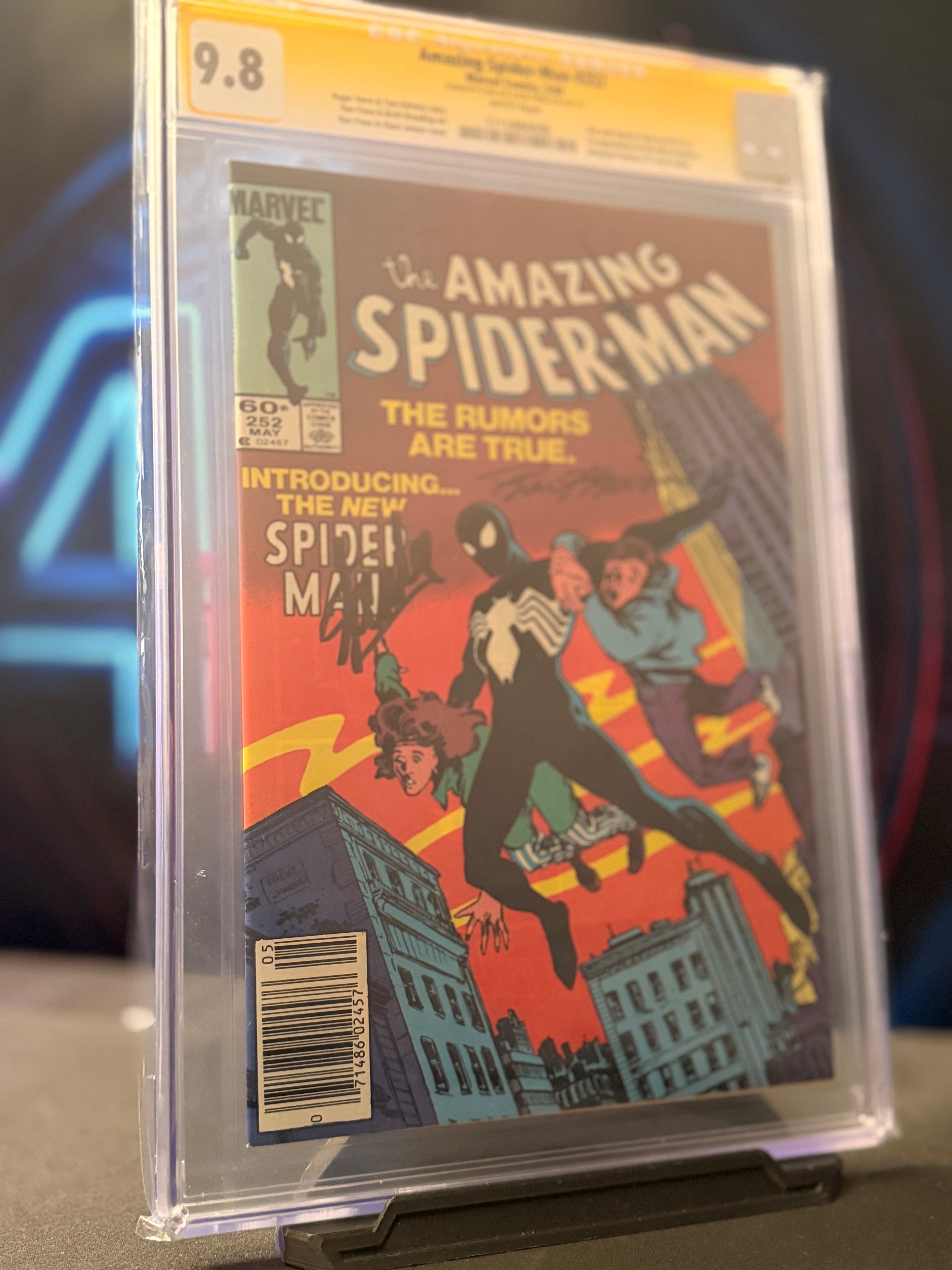amazing-spider-man-252-signed-by-stan-lee-newsstand-edition-5-84