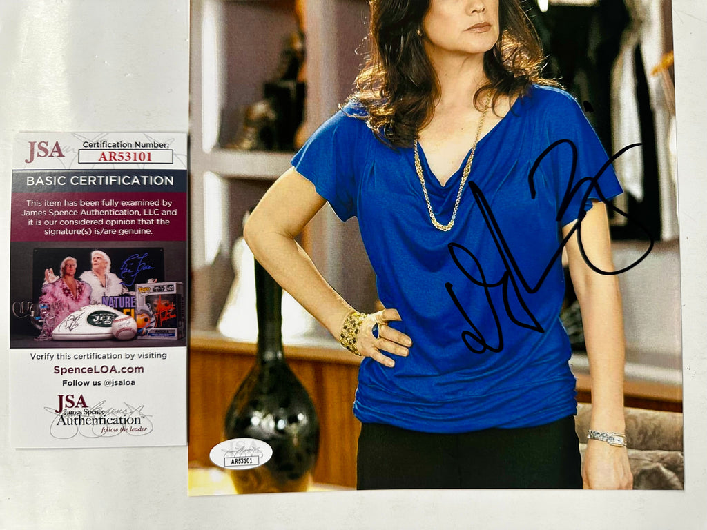daphne-zuniga-signed-victoria-davis-one-tree-hill-8x10-photo-with-jsa-coa-2