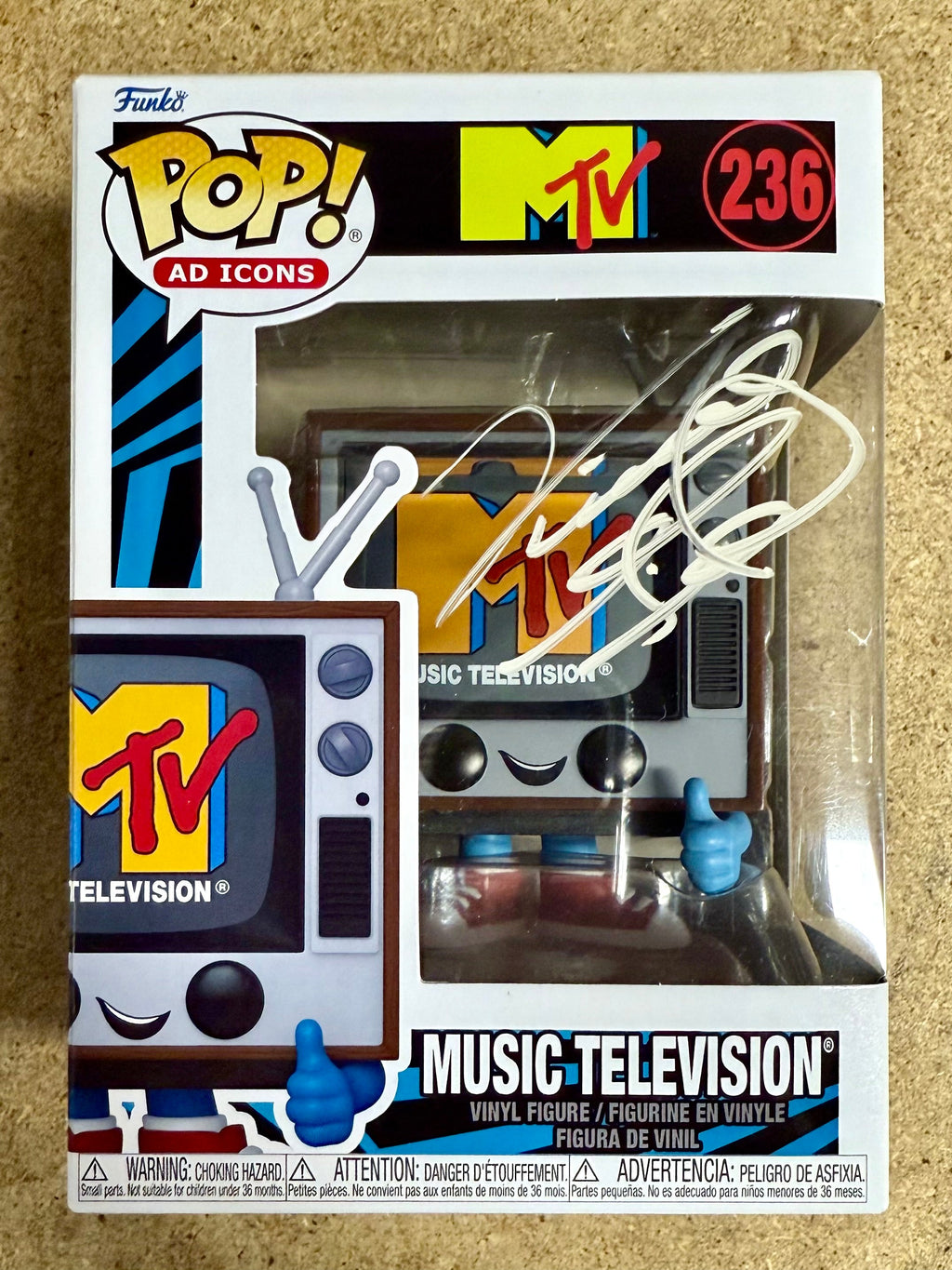 country-rock-musician-vince-gill-signed-2024-mtv-funko-pop-236-with-jsa-coa