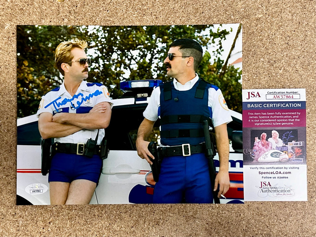 actor-thomas-lennon-signed-lieutenant-jim-dangle-reno-911-8x10-photo-w-jsa-coa-1