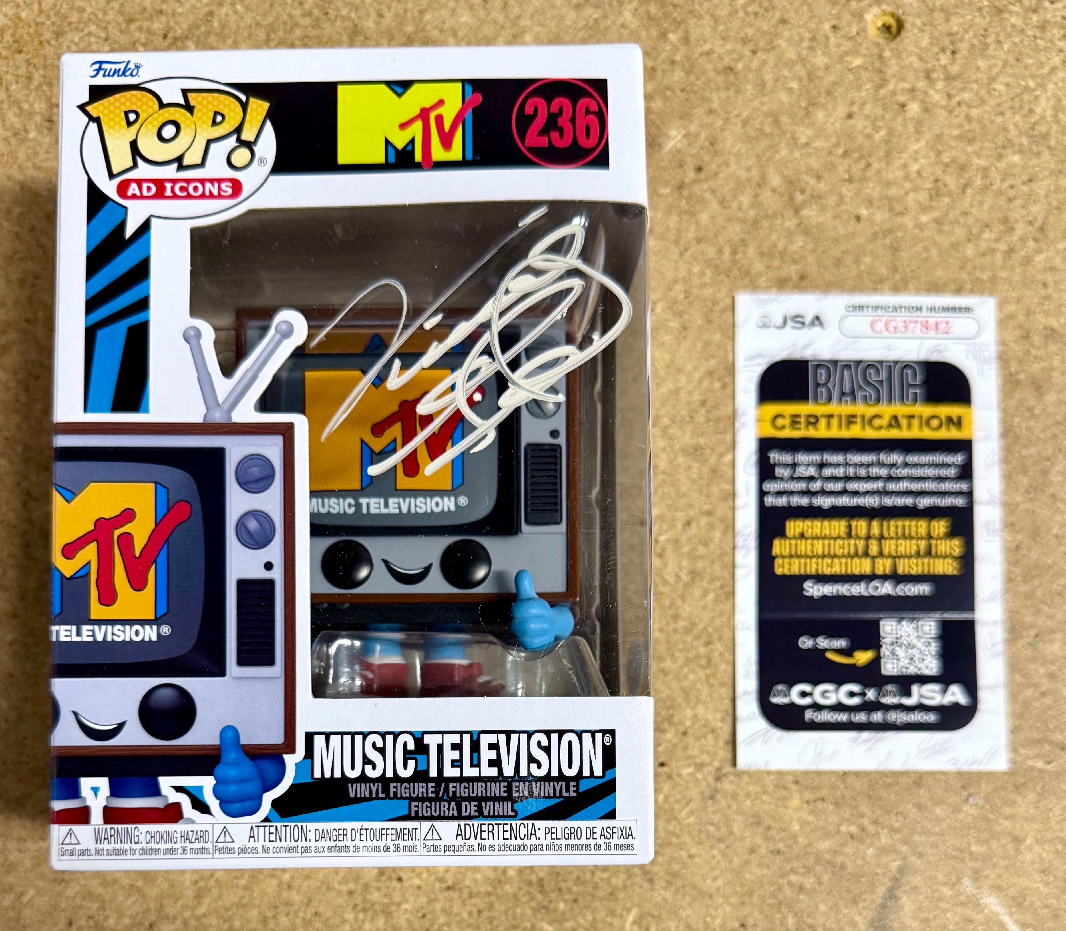 country-rock-musician-vince-gill-signed-2024-mtv-funko-pop-236-with-jsa-coa
