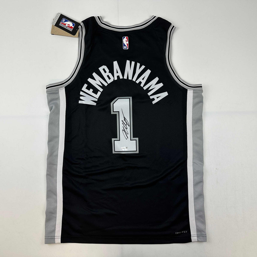 autographed-signed-victor-wembanyama-san-antonio-spurs-black-authentic-swingman-basketball-jersey-fanatics-coa
