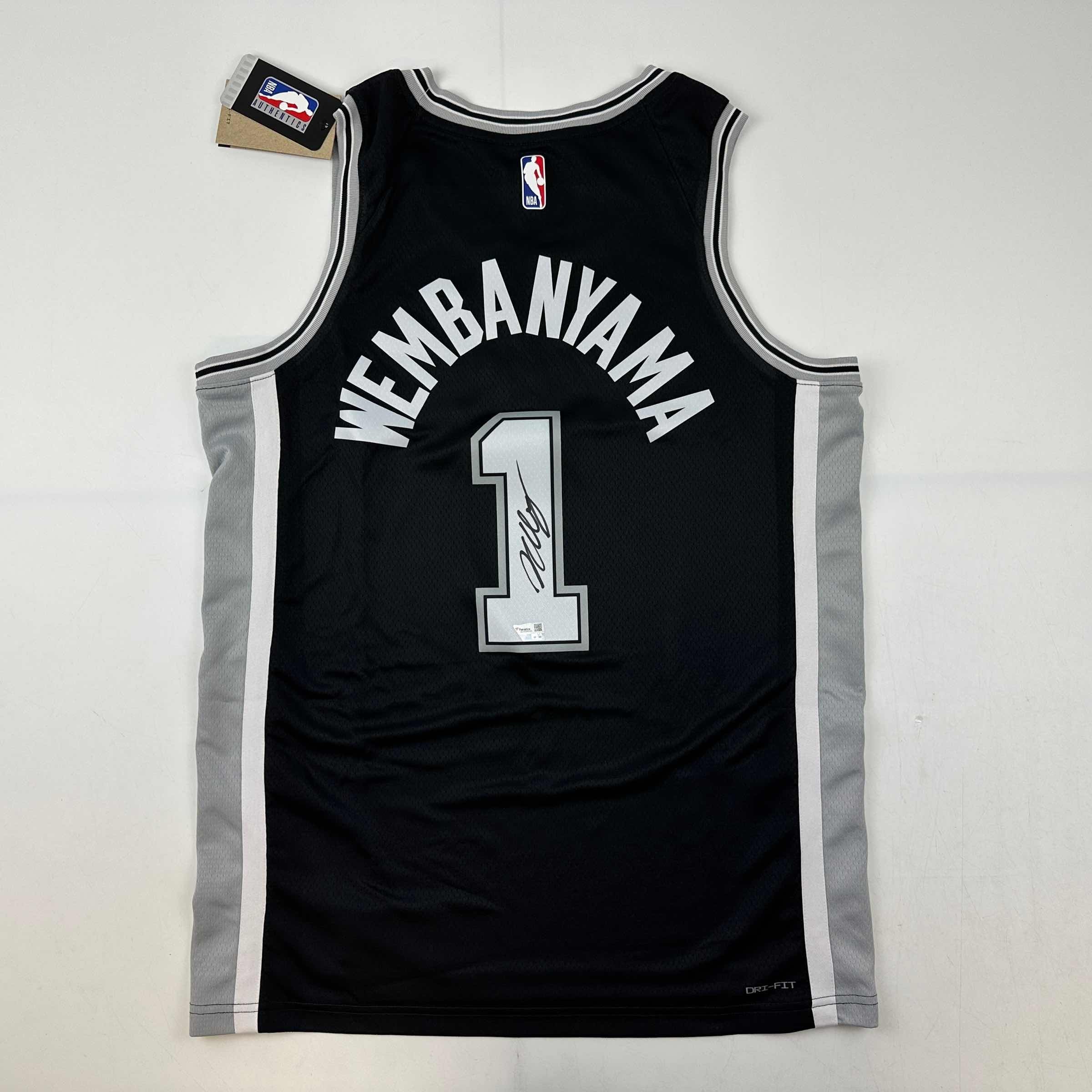 autographed-signed-victor-wembanyama-san-antonio-spurs-black-authentic-swingman-basketball-jersey-fanatics-coa