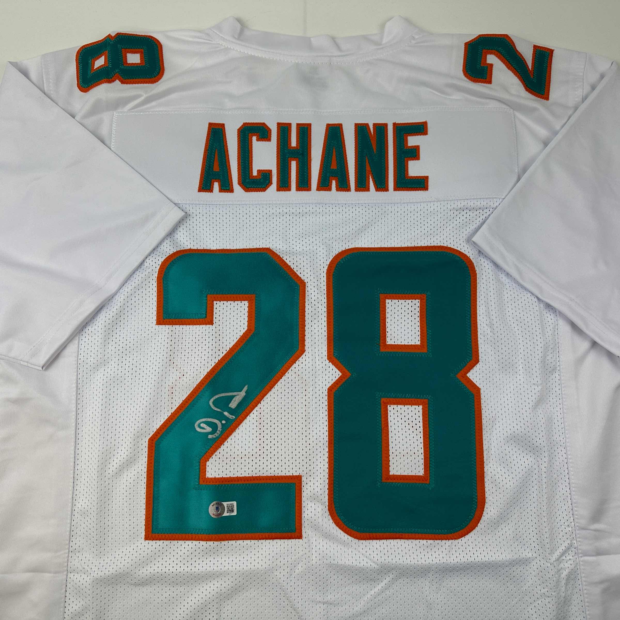 autographed-signed-devon-devon-achane-miami-white-football-jersey-beckett-bas-coa