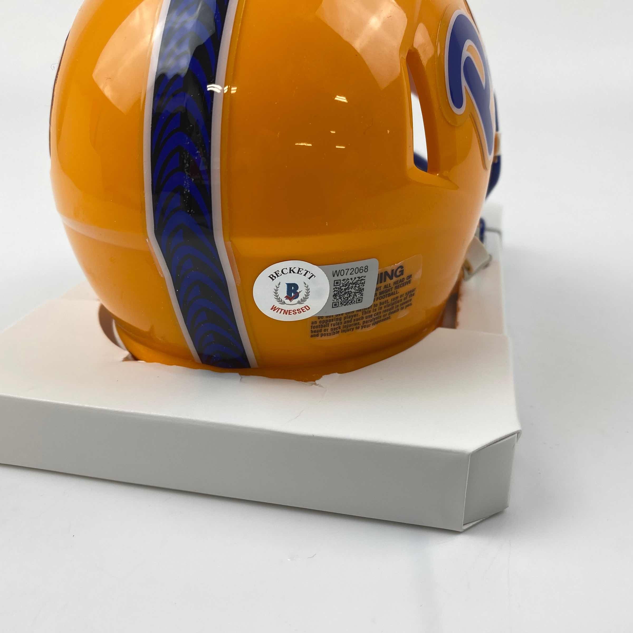 autographed-signed-damar-hamlin-pittsburgh-panthers-mini-college-football-helmet-beckett-bas-coa