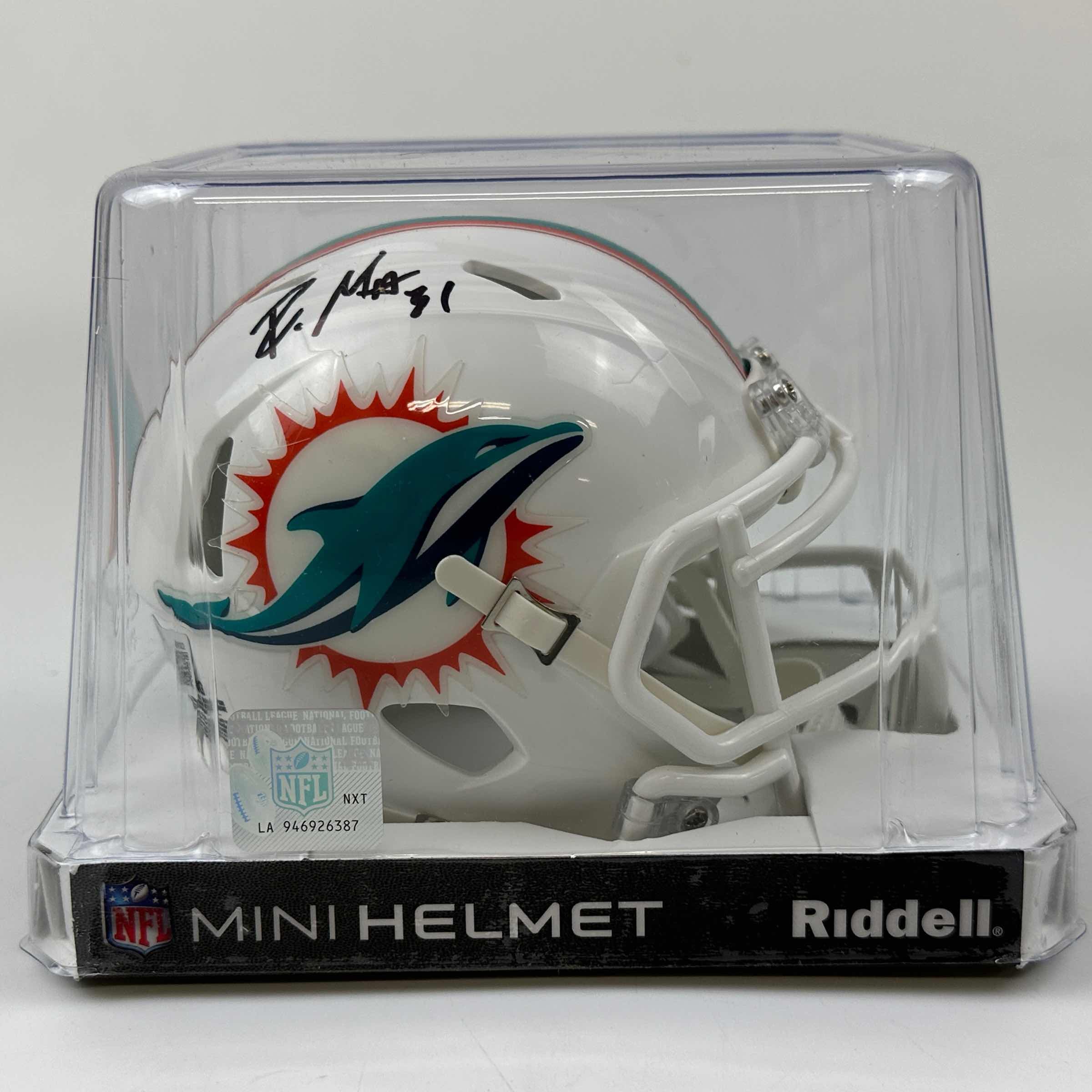 autographed-signed-raheem-mostert-miami-dolphins-mini-football-helmet-beckett-bas-coa