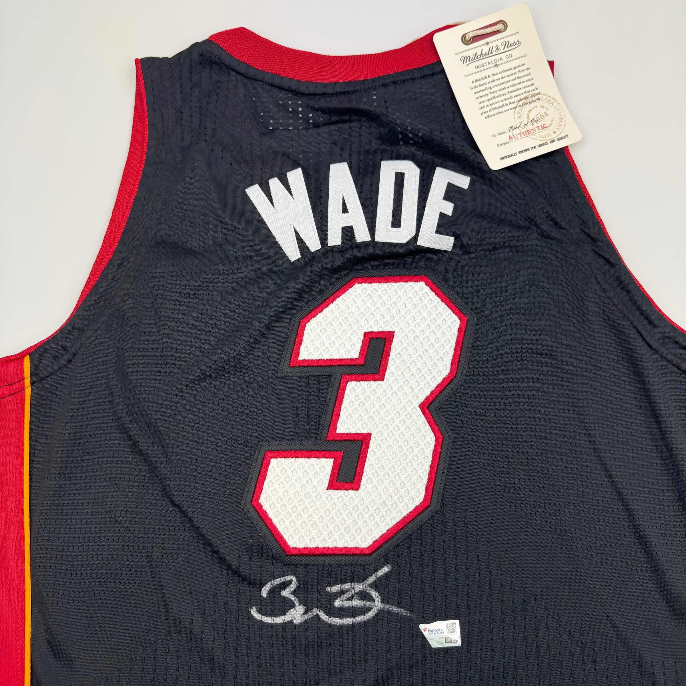 autographed-signed-dwyane-wade-miami-heat-black-mitchell-ness-authentic-basketball-jersey-fanatics-coa
