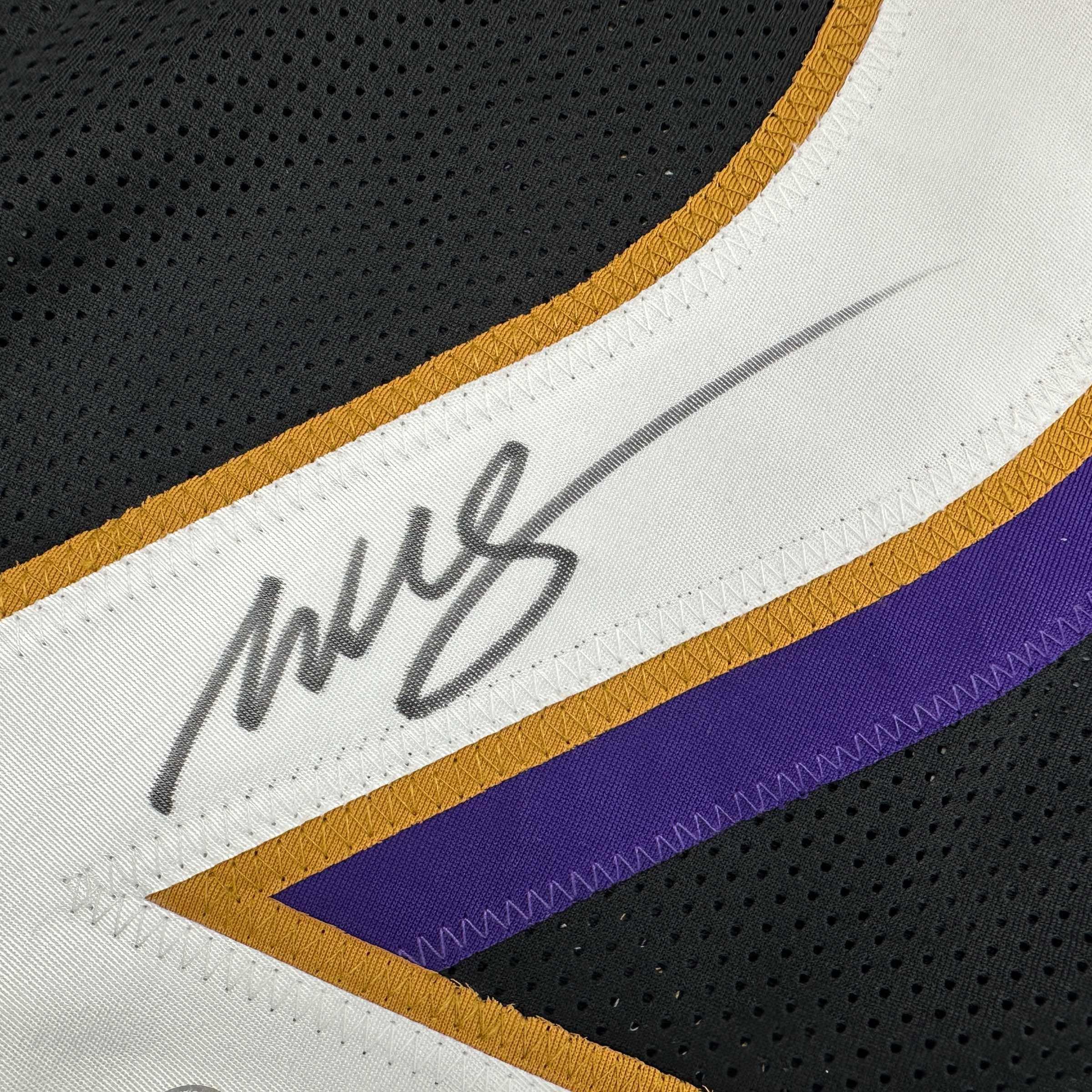 autographed-signed-willis-mcgahee-baltimore-black-football-jersey-beckett-bas-coa