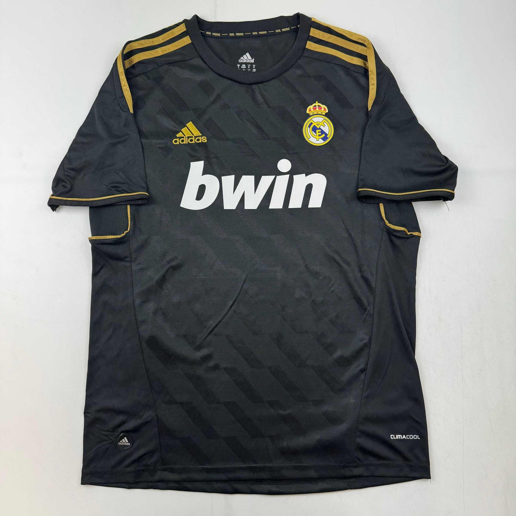 autographed-signed-ricardo-kaka-real-madrid-black-retro-soccer-futbol-jersey-beckett-bas-coa