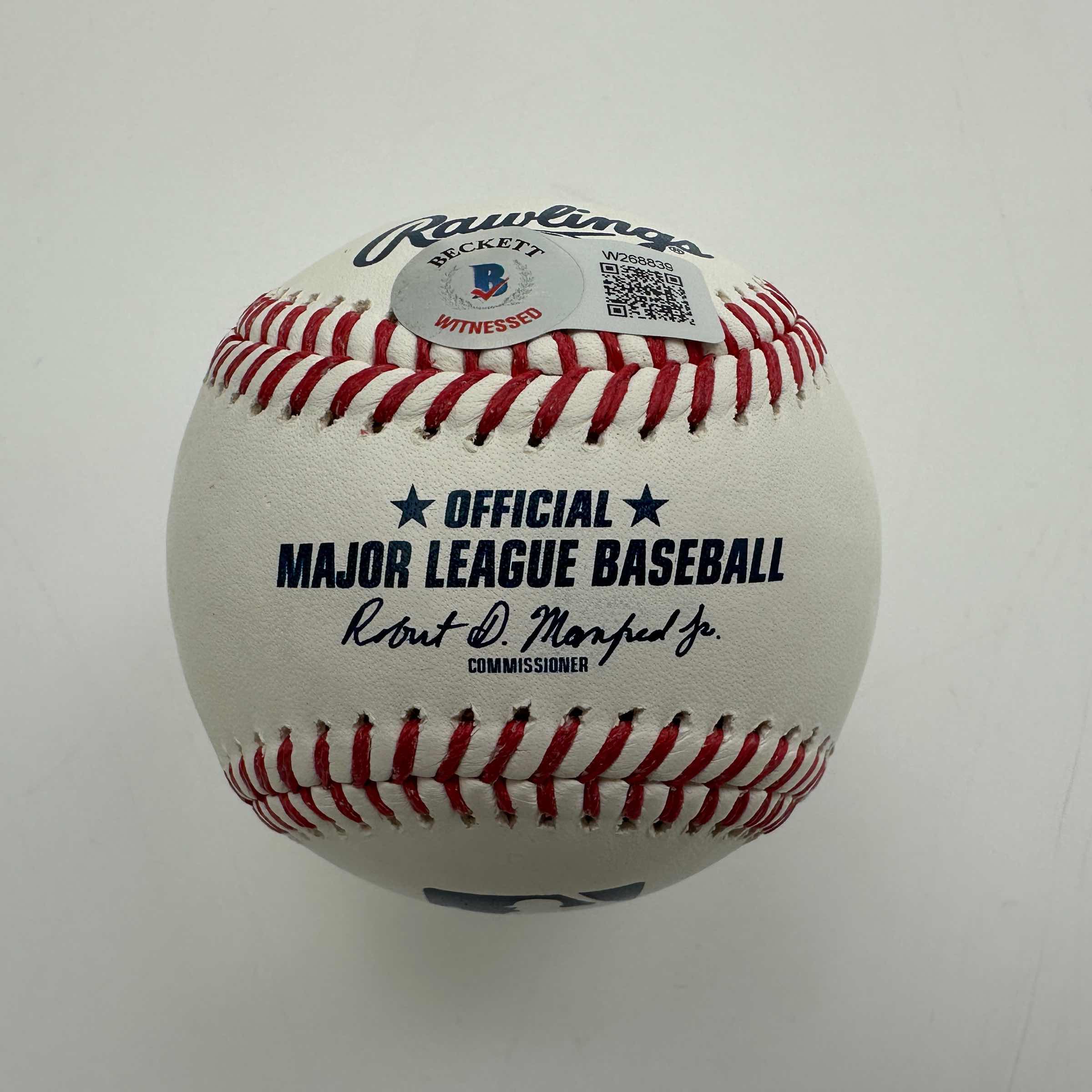 autographed-signed-yadier-molina-rawlings-official-major-league-baseball-roml-beckett-bas-coa