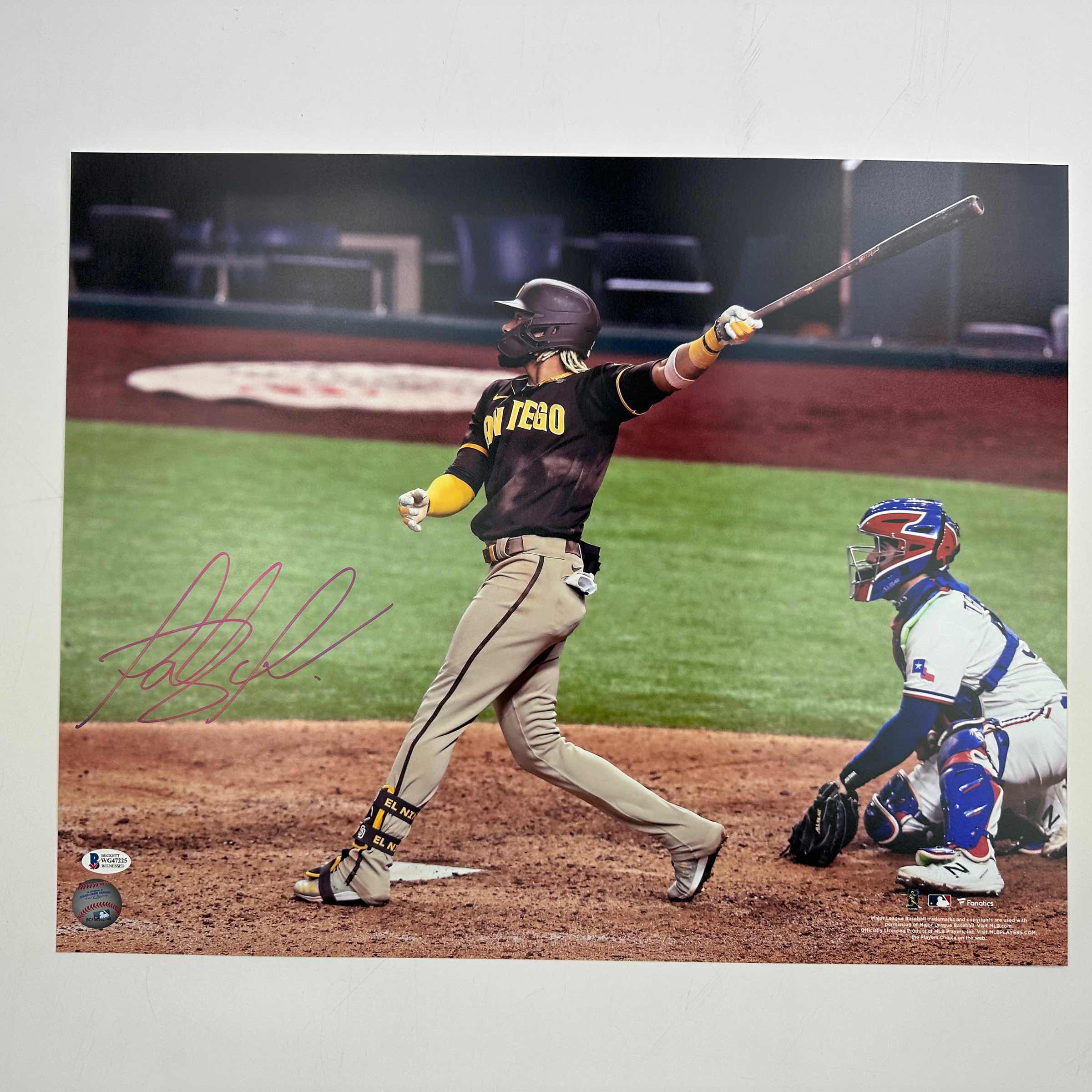 autographed-signed-fernando-tatis-jr-san-diego-padres-16x20-baseball-photo-beckett-bas-coa