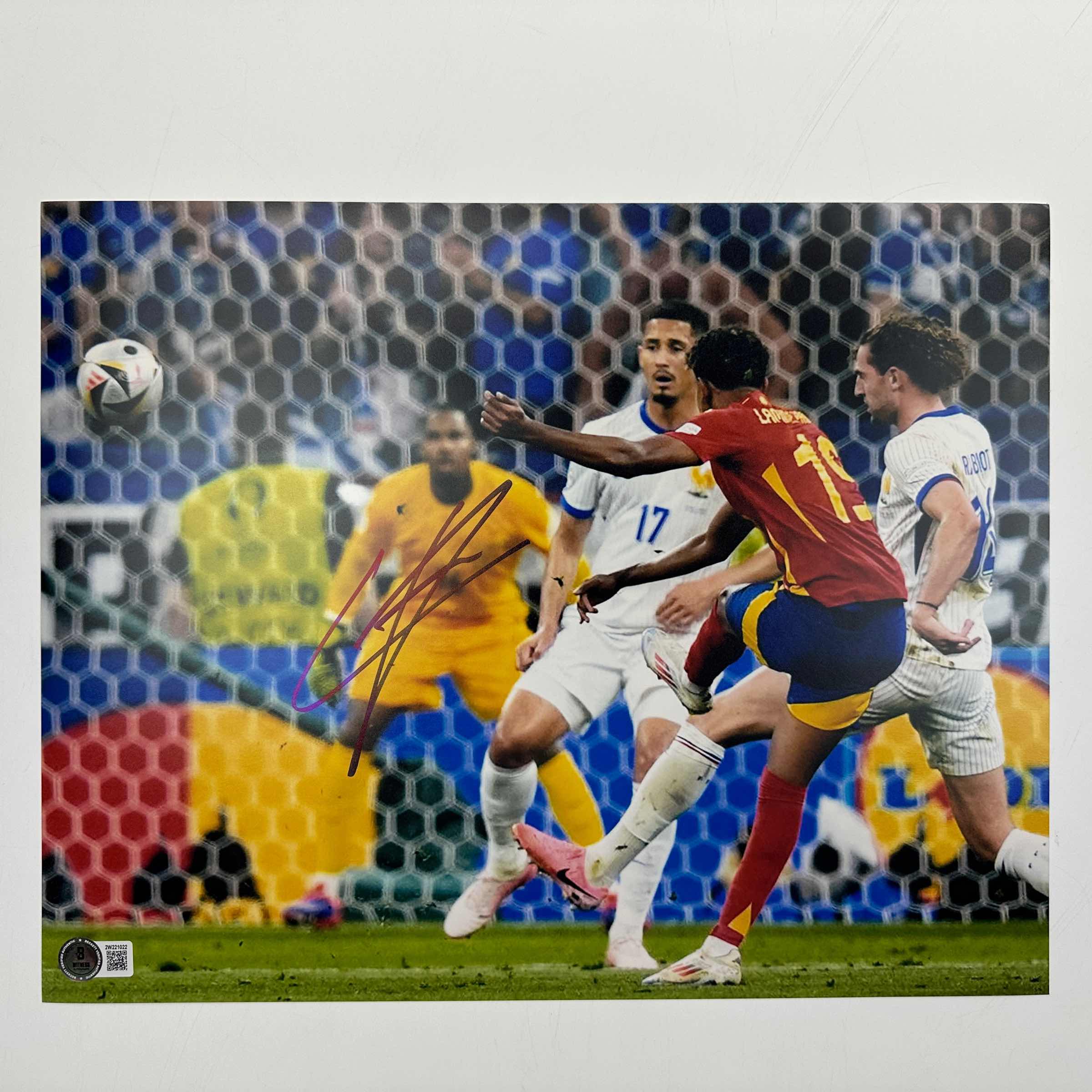 autographed-signed-lamine-yamal-spain-11x14-soccer-world-cup-photo-beckett-bas-coa-5
