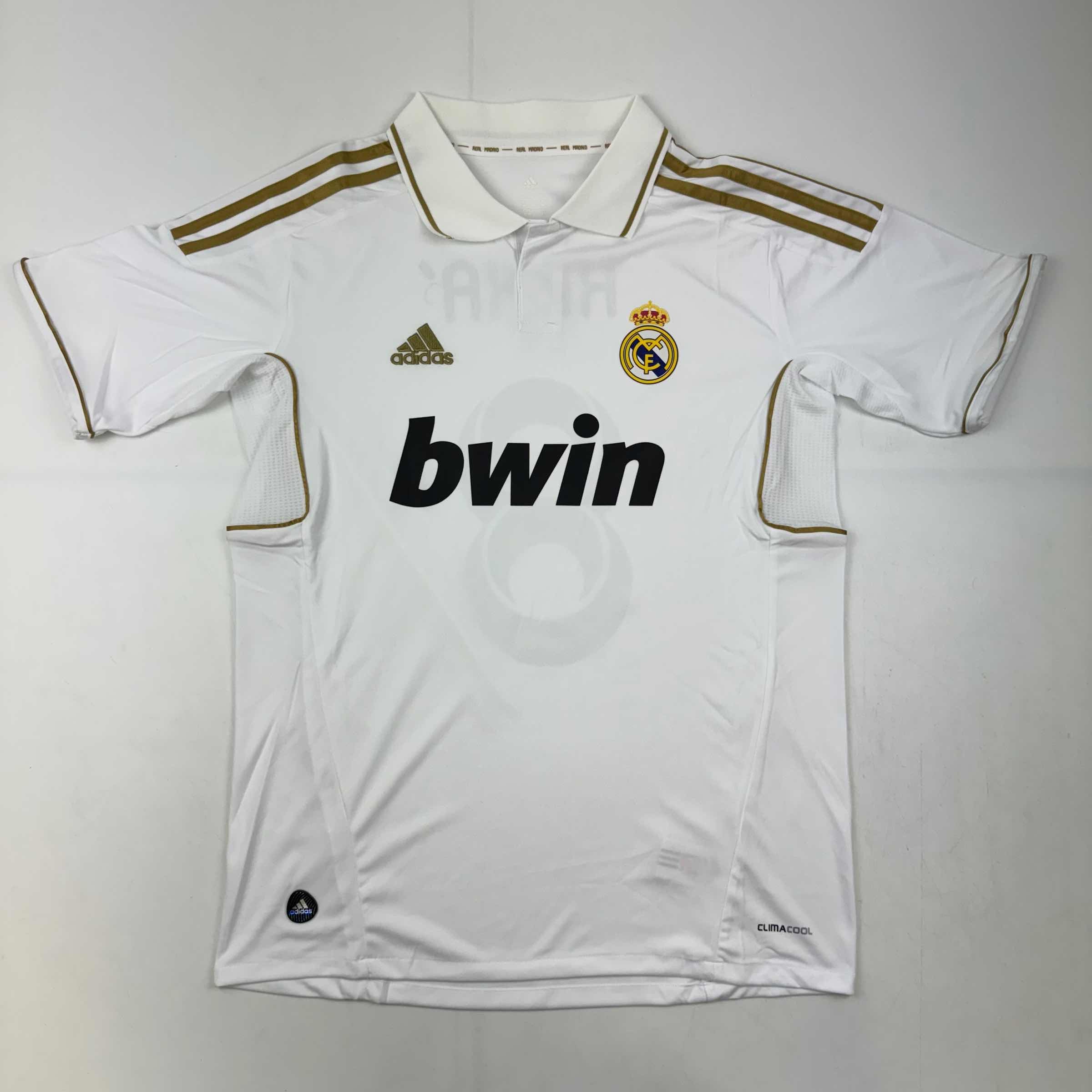 autographed-signed-ricardo-kaka-real-madrid-white-gold-retro-soccer-futbol-jersey-beckett-bas-coa