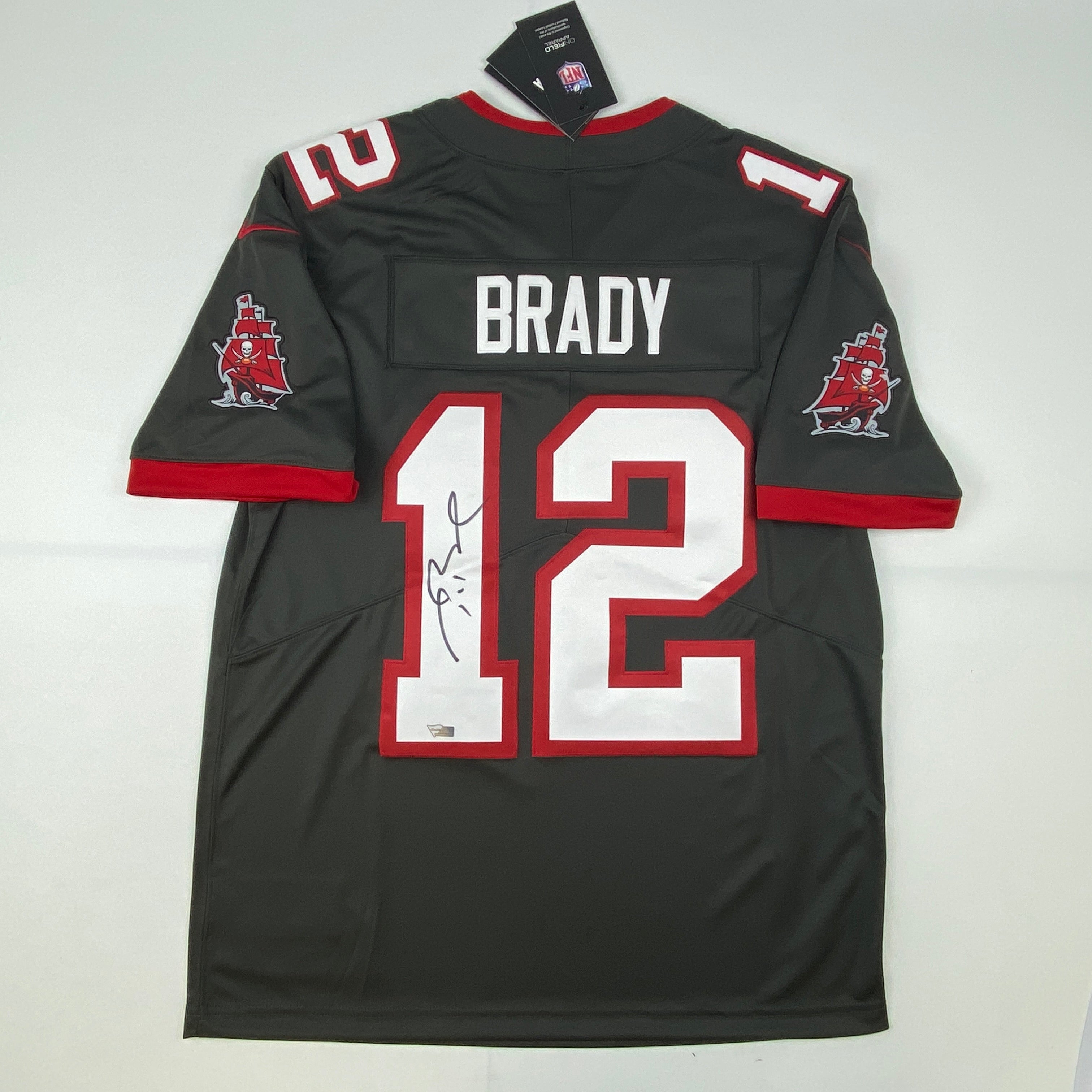 autographed-signed-tom-brady-tampa-bay-buccaneers-pewter-grey-authentic-nike-limited-football-jersey-fanatics-coa-loa