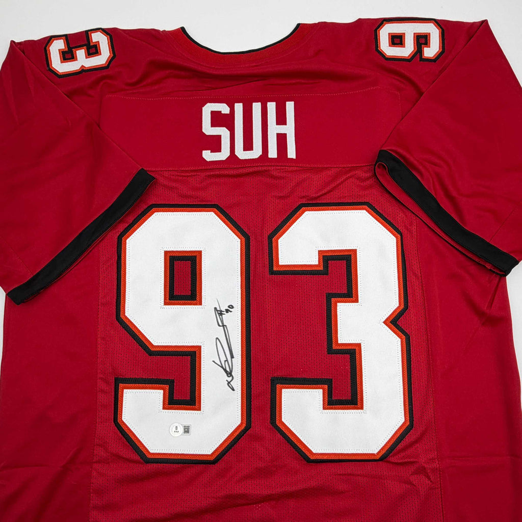 autographed-signed-ndamukong-suh-tampa-bay-red-football-jersey-beckett-bas-coa