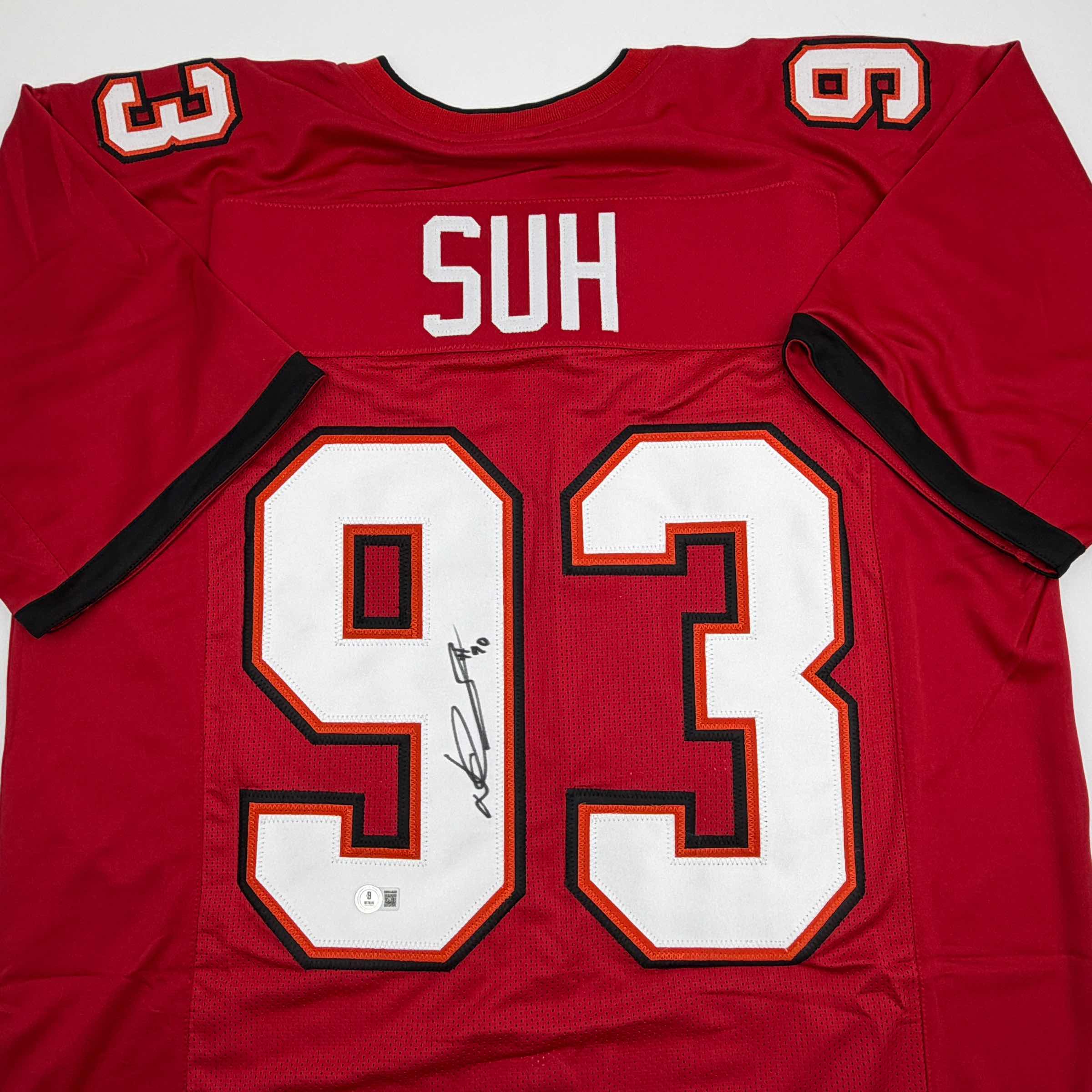 autographed-signed-ndamukong-suh-tampa-bay-red-football-jersey-beckett-bas-coa