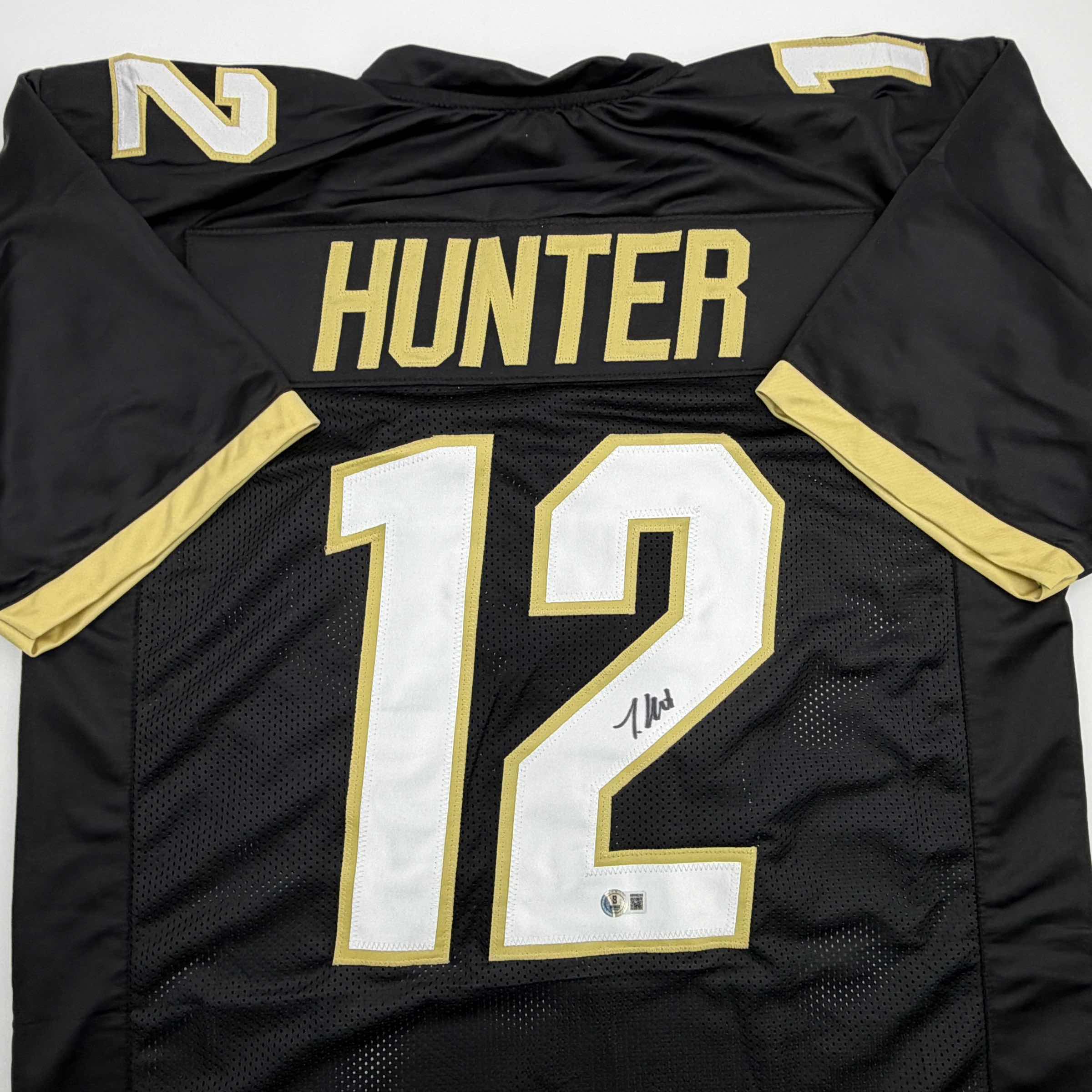 autographed-signed-travis-hunter-colorado-black-college-football-jersey-beckett-bas-coa