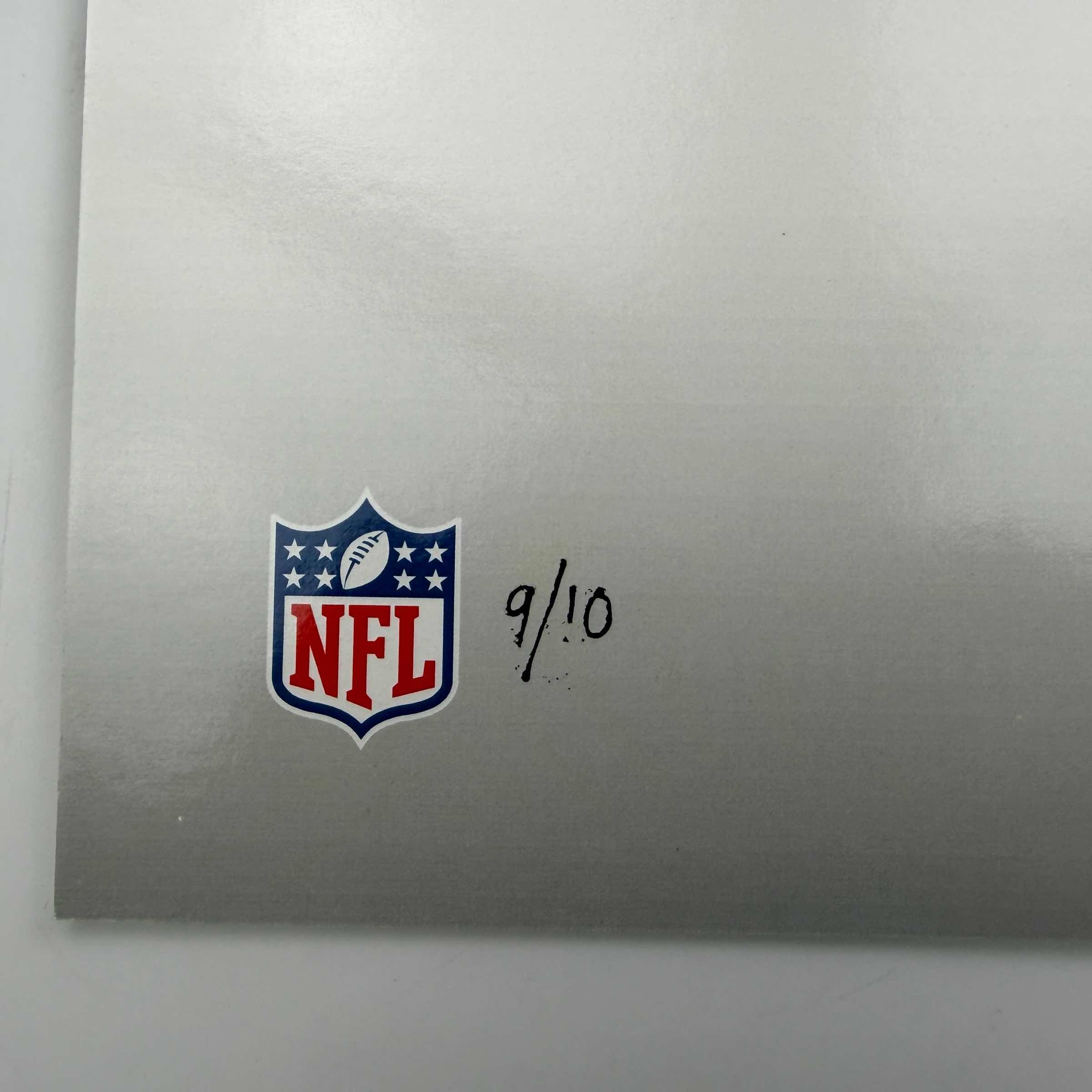 2025-panini-instant-impressions-nfl-treveyon-henderson-ii-13-18x24-hand-print-autographed-auto-10-new-england-patriots-rookie-rc-oversized-football-card