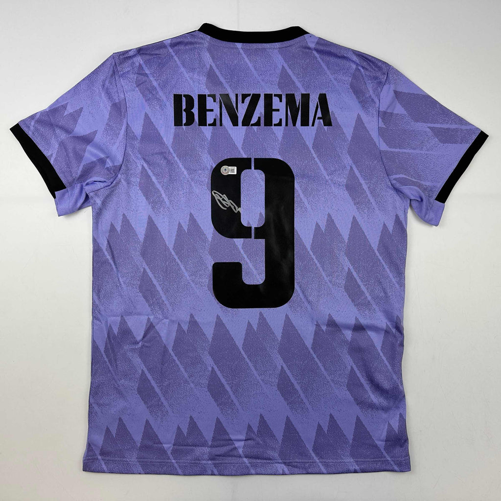 autographed-signed-karim-benzema-real-madrid-2022-23-purple-soccer-jersey-beckett-bas-coa