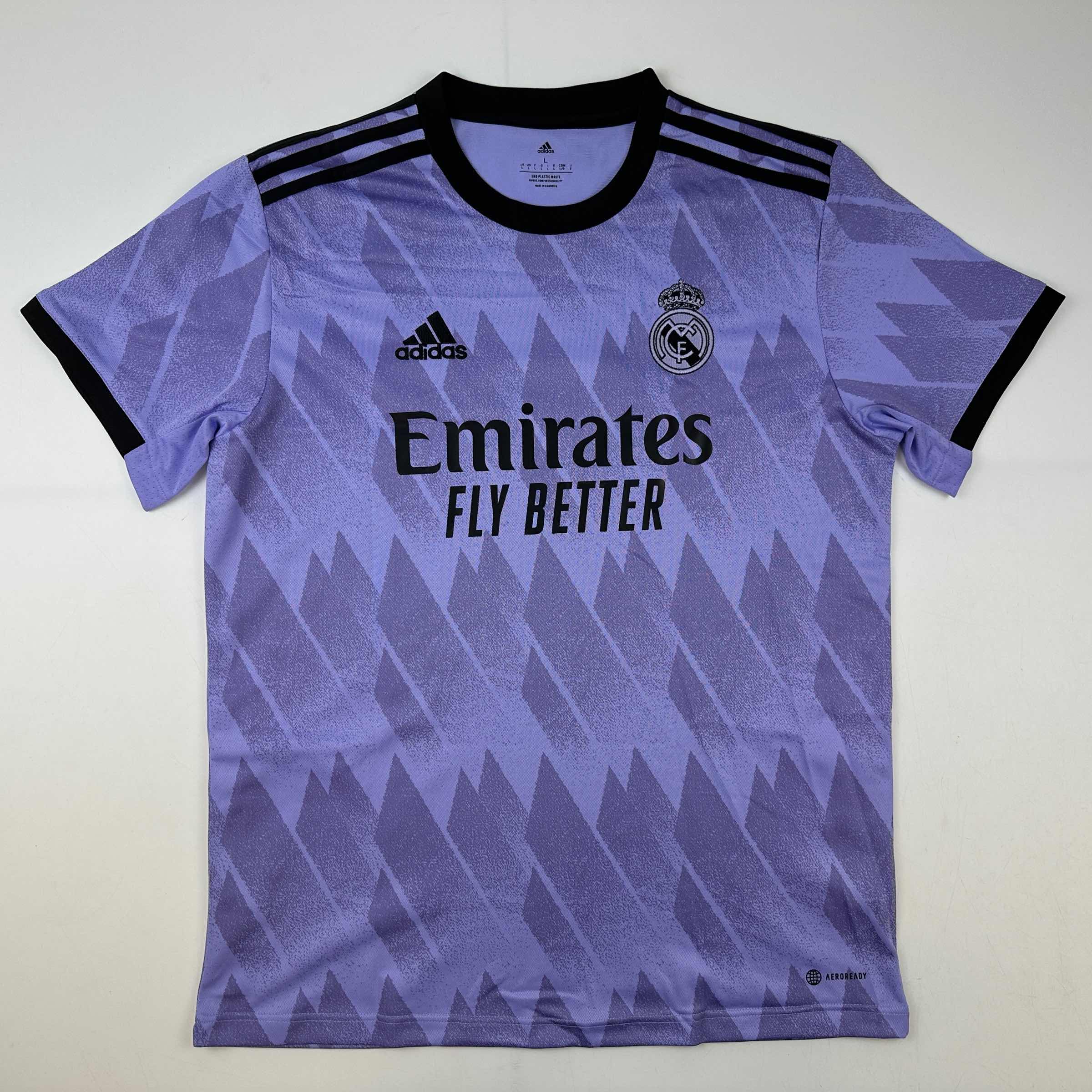 autographed-signed-karim-benzema-real-madrid-2022-23-purple-soccer-jersey-beckett-bas-coa