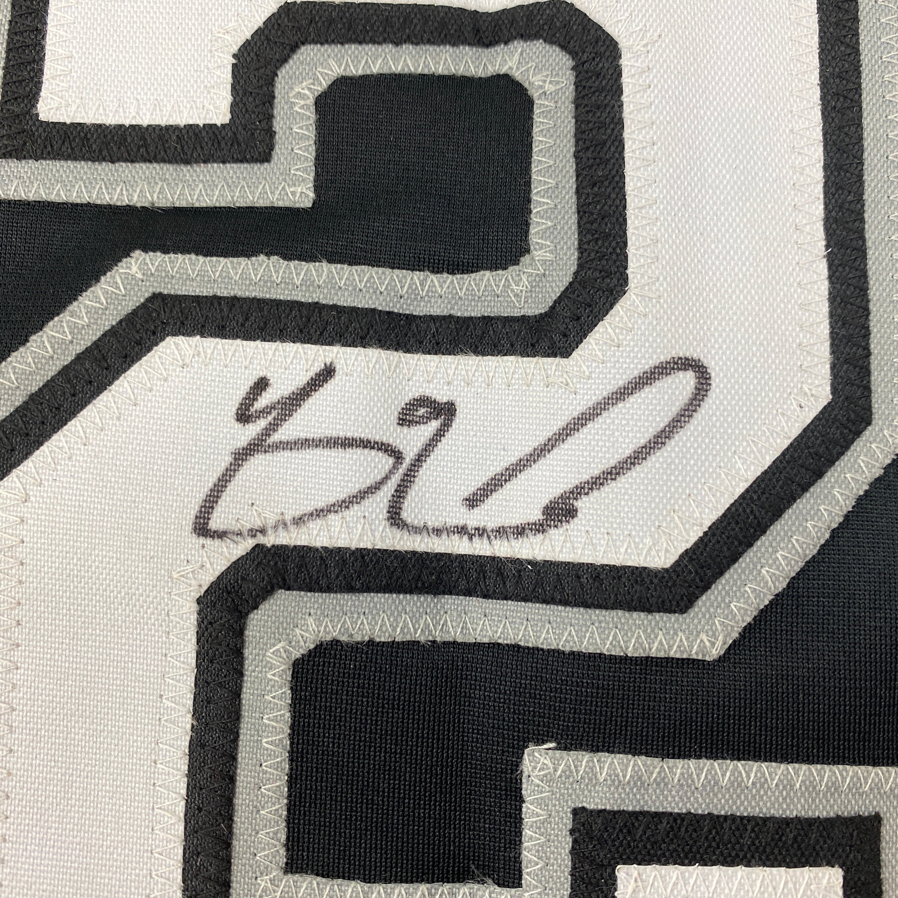 autographed-signed-yasmani-grandal-chicago-black-baseball-jersey-beckett-bas-coa