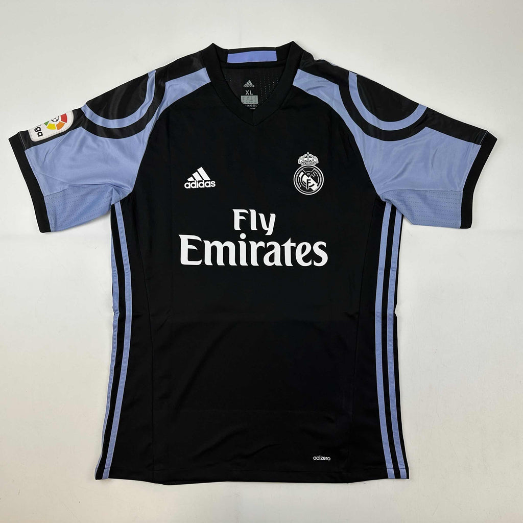 autographed-signed-karim-benzema-real-madrid-2016-17-black-soccer-jersey-beckett-bas-coa