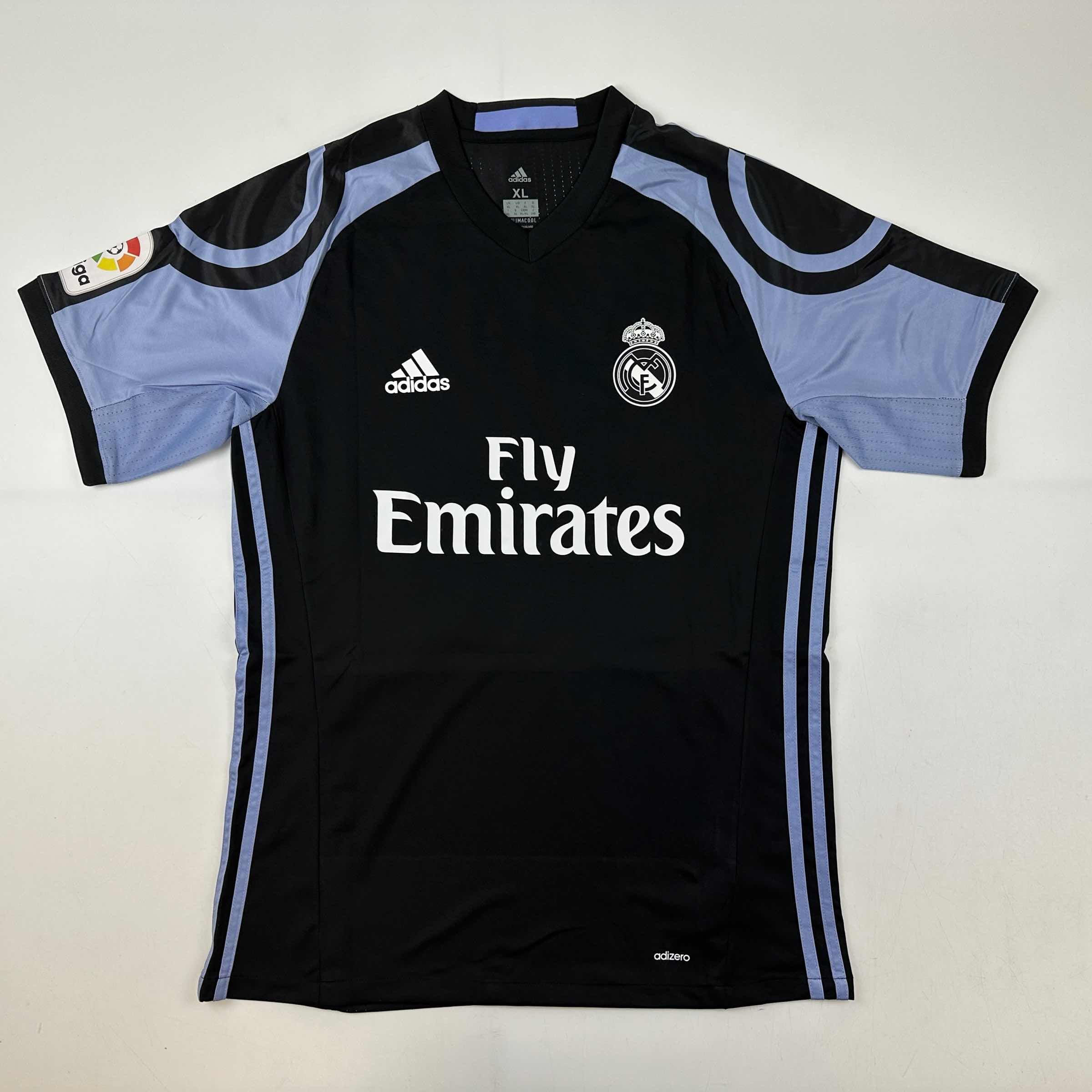 autographed-signed-karim-benzema-real-madrid-2016-17-black-soccer-jersey-beckett-bas-coa
