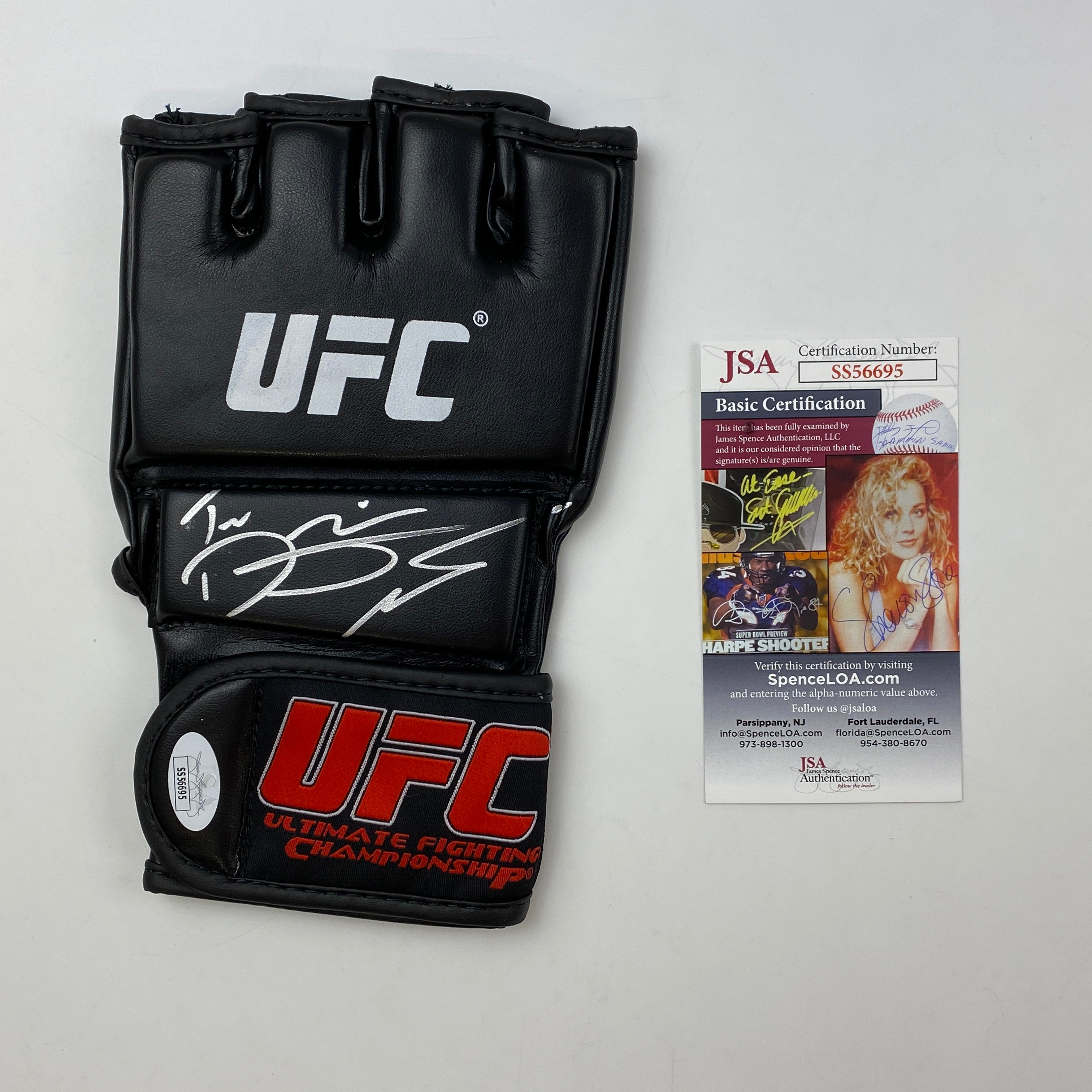 autographed-signed-dustin-poirier-the-diamond-black-ufc-mma-glove-ultimate-fighting-beckett-bas-coa