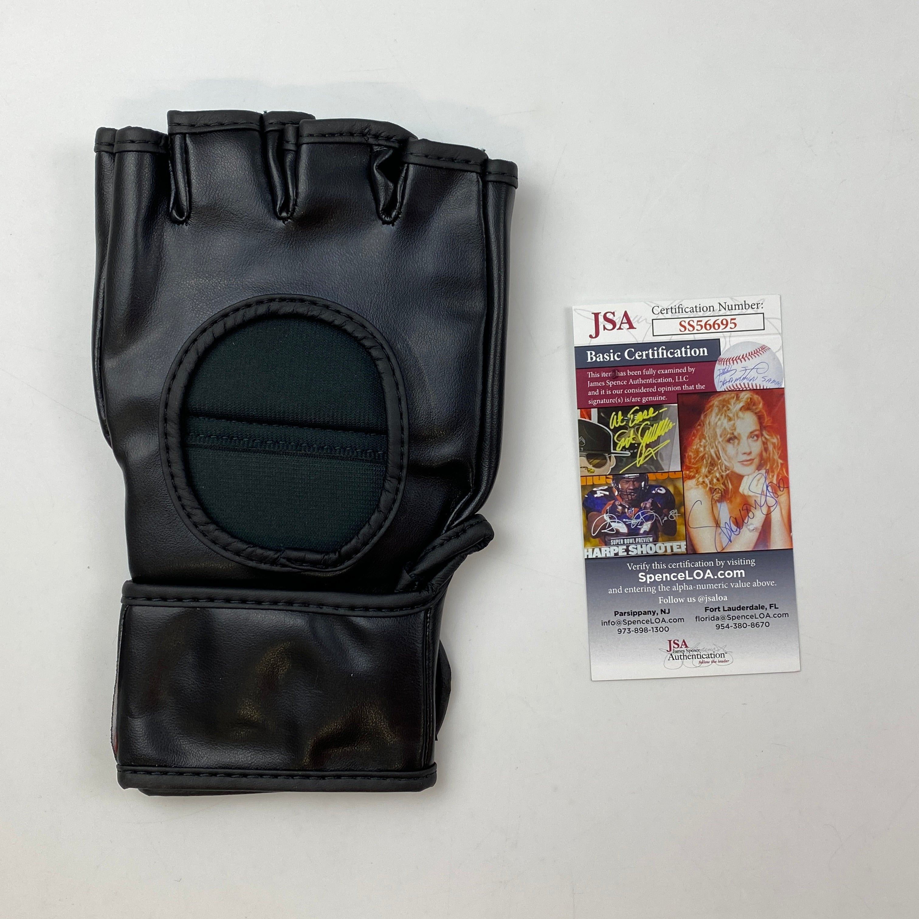 autographed-signed-dustin-poirier-the-diamond-black-ufc-mma-glove-ultimate-fighting-beckett-bas-coa