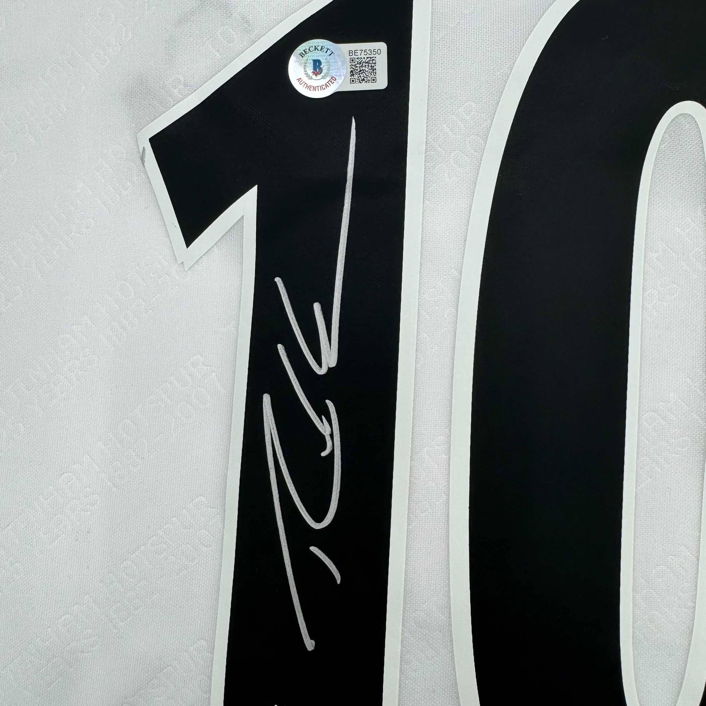 autographed-signed-robbie-keane-tottenham-white-soccer-jersey-beckett-bas-coa