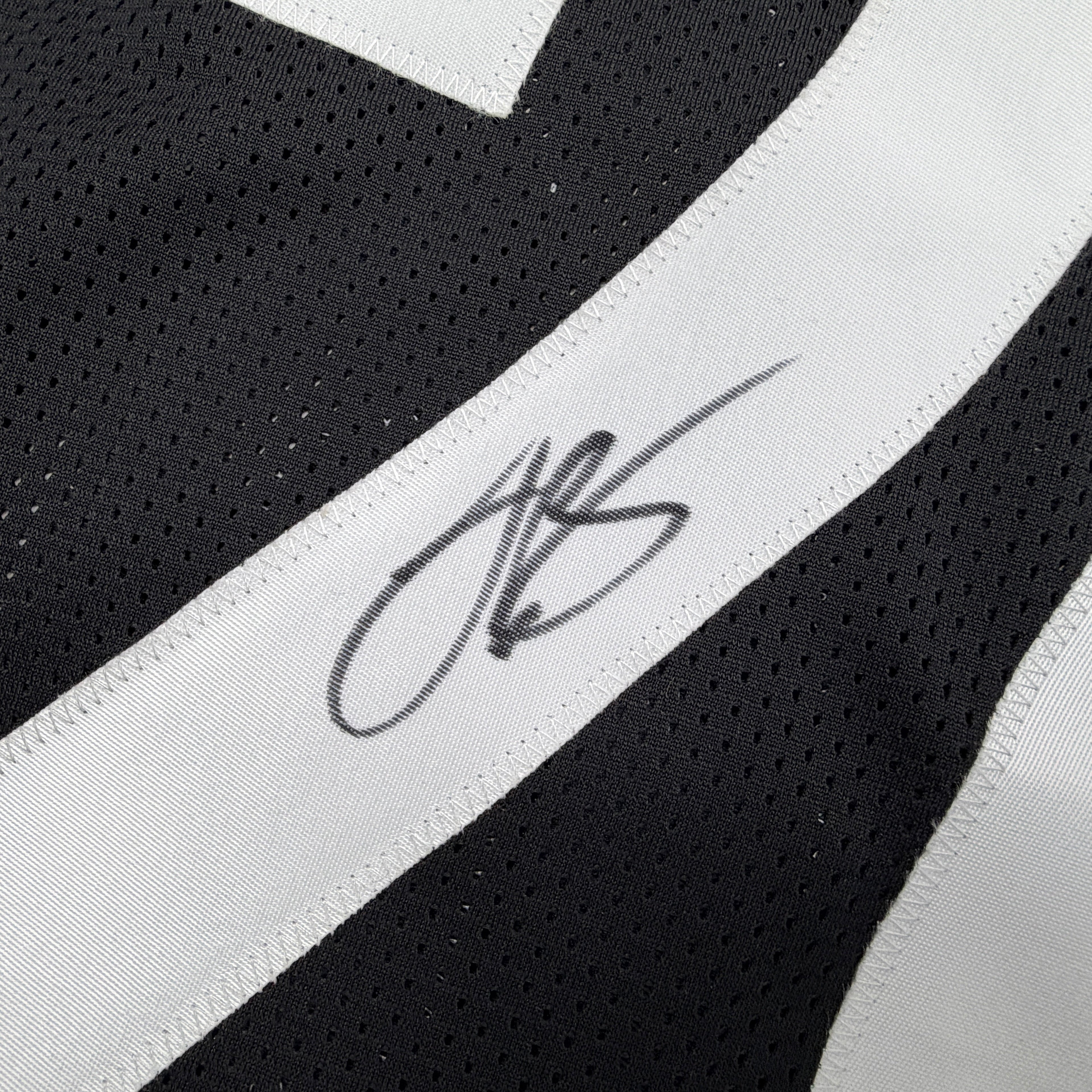 autographed-signed-leveon-leveon-bell-pittsburgh-black-football-jersey-beckett-bas-coa