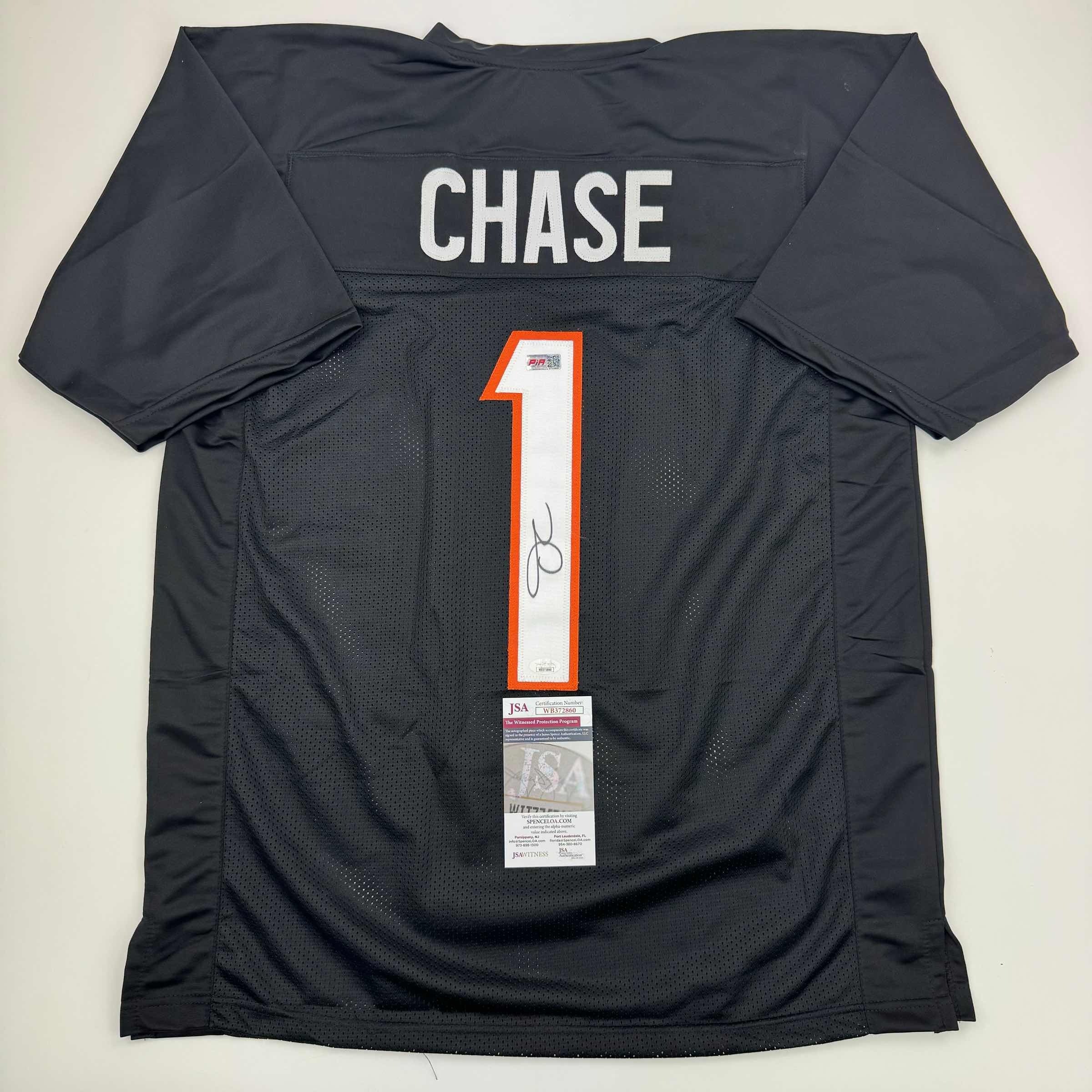 autographed-signed-jamarr-chase-cincinnati-black-football-jersey-jsa-coa