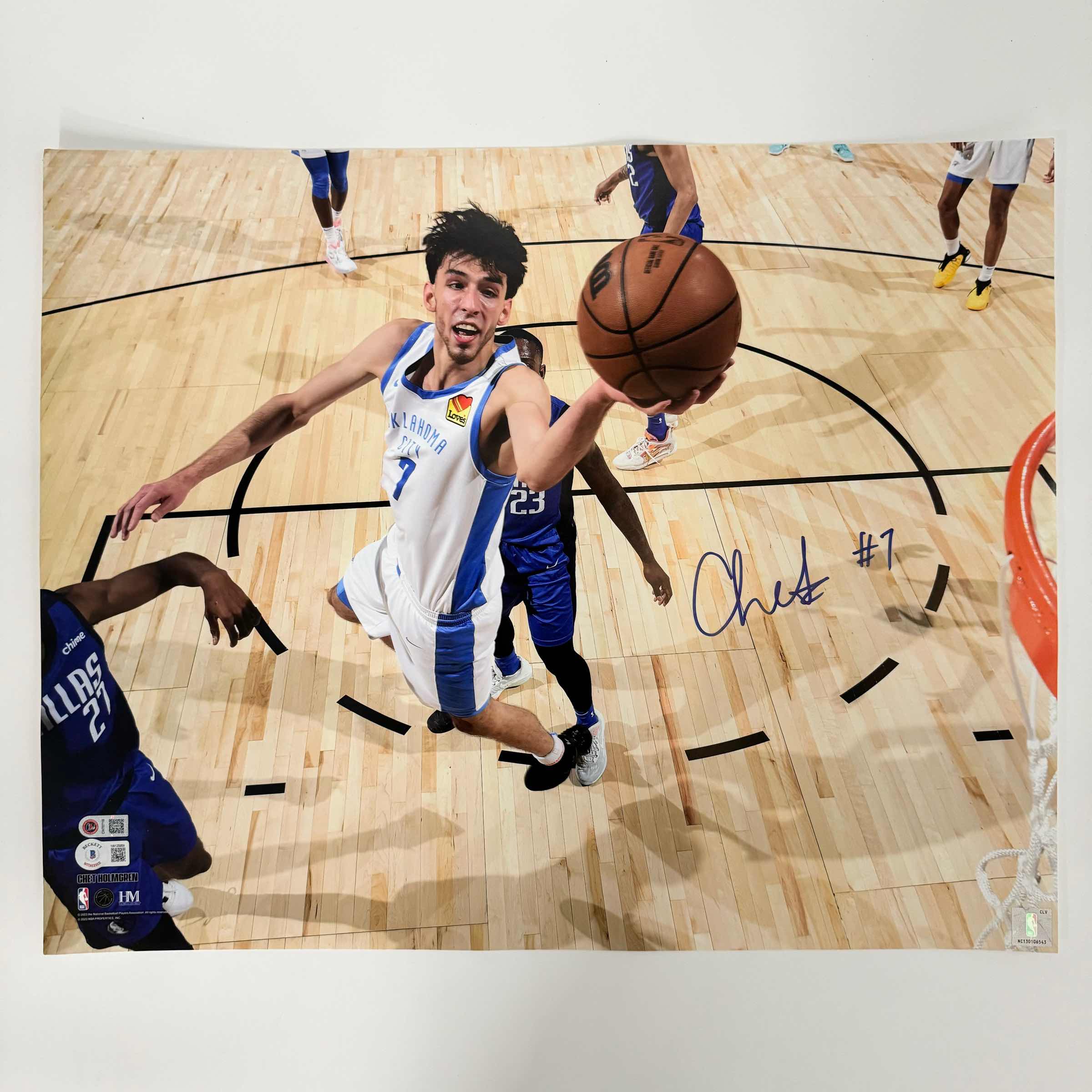 autographed-signed-chet-holmgren-oklahoma-city-thunder-16x20-basketball-photo-beckett-bas-coa-2