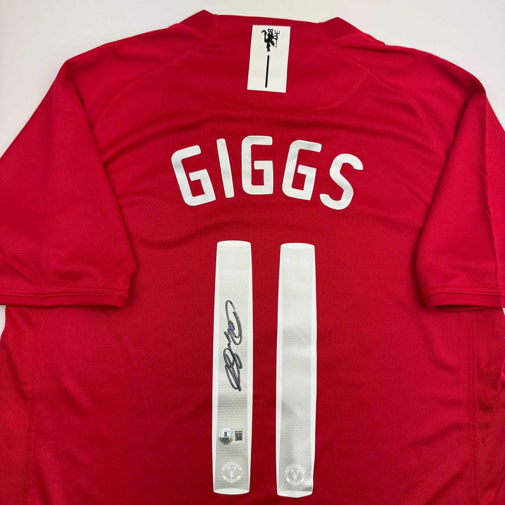 autographed-signed-ryan-giggs-manchester-united-red-soccer-jersey-beckett-bas-coa-2