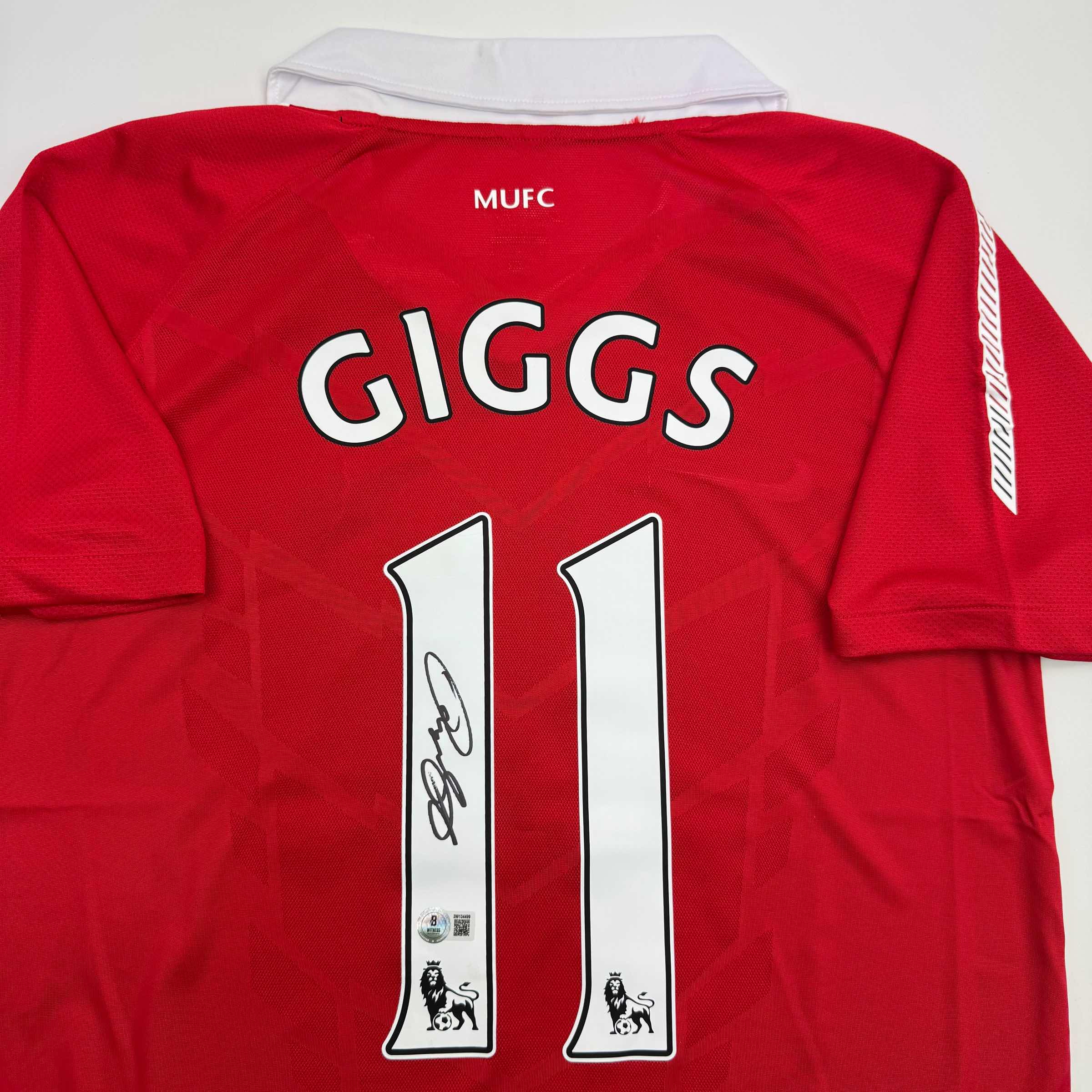 autographed-signed-ryan-giggs-manchester-united-red-soccer-jersey-beckett-bas-coa-3