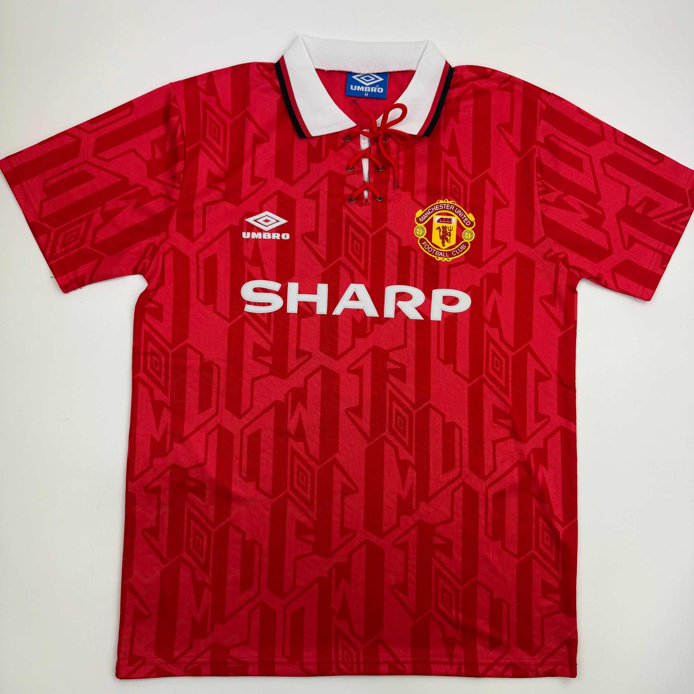 autographed-signed-ryan-giggs-manchester-united-red-soccer-jersey-beckett-bas-coa-1