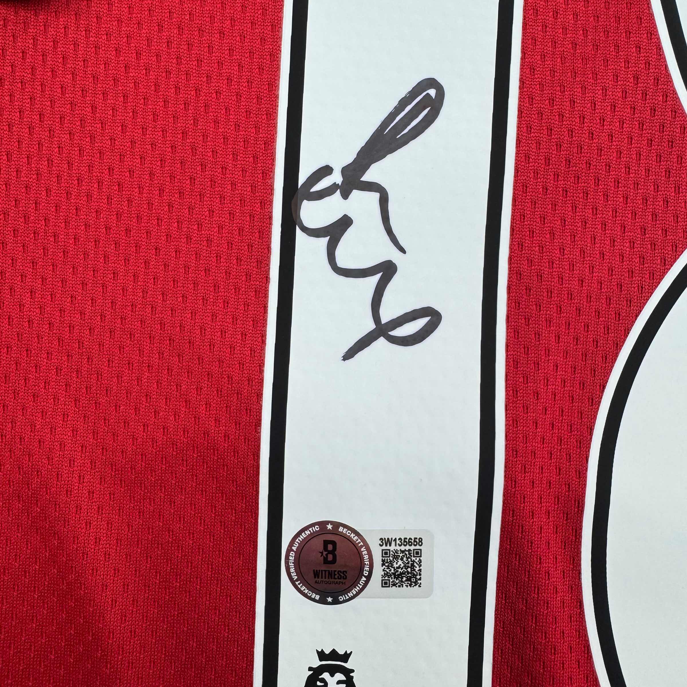 autographed-signed-paul-scholes-manchester-united-red-soccer-jersey-beckett-bas-coa